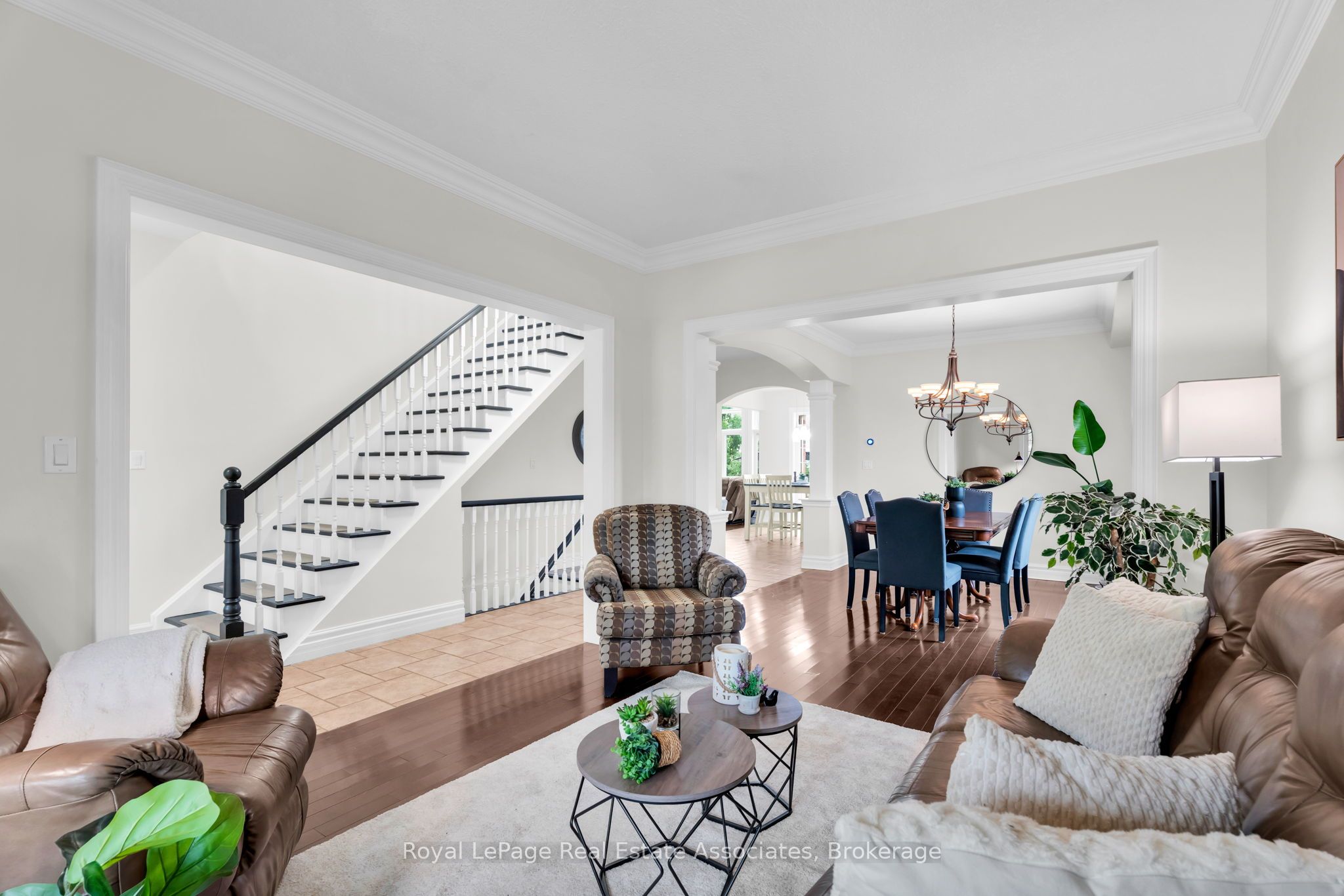 27 Rennie Street, Halton Hills, ON L7J 2Y7