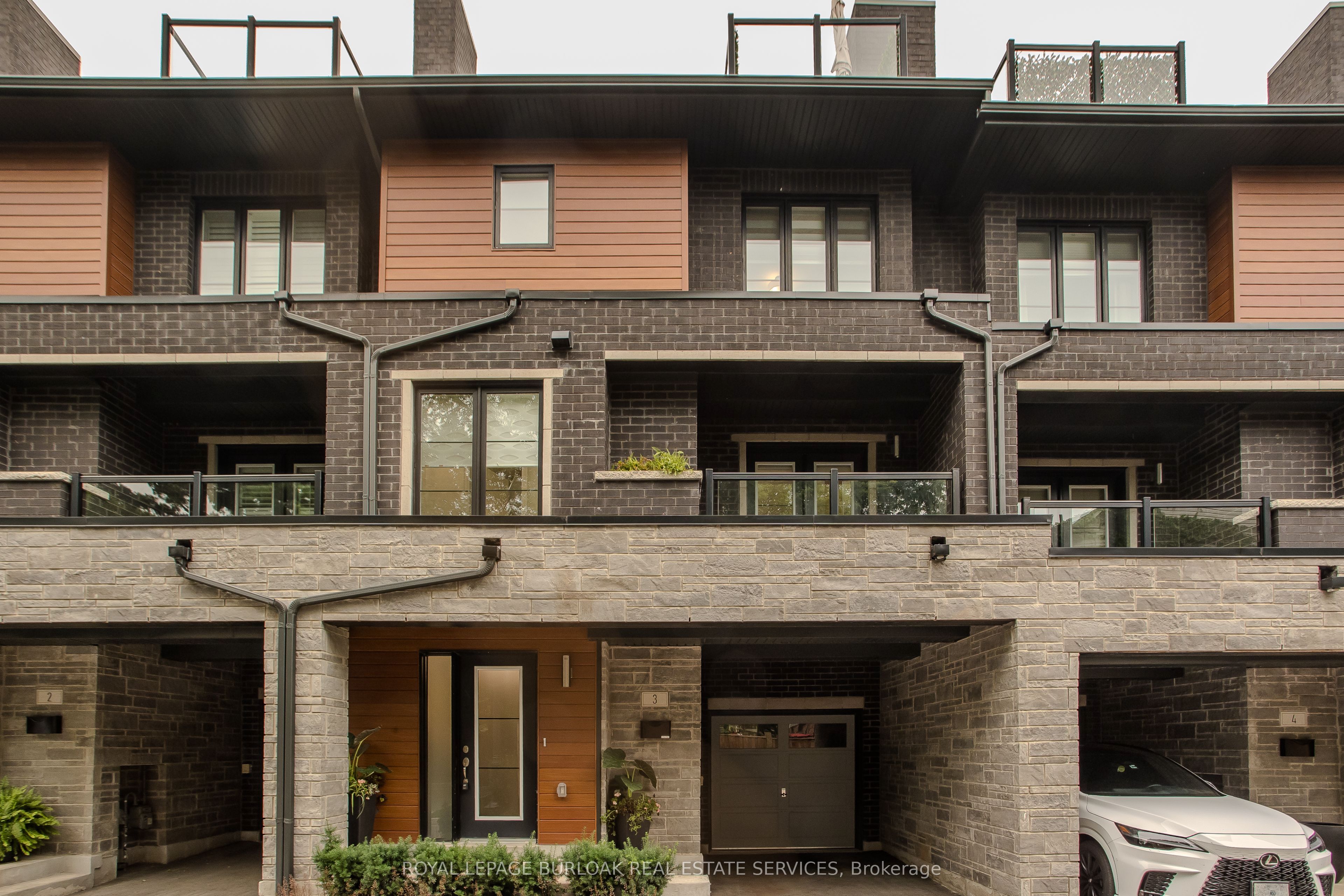 2071 Ghent Avenue 3, Burlington, ON L7R 1Y4