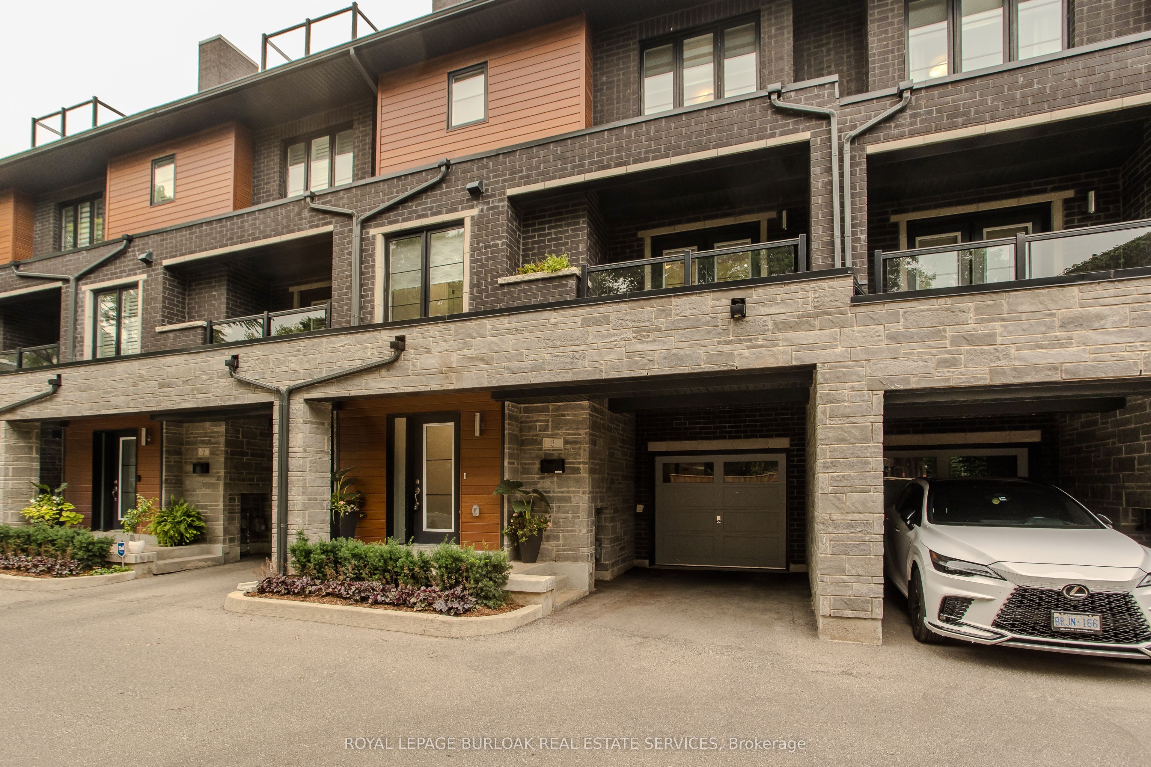 2071 Ghent Avenue 3, Burlington, ON L7R 1Y4 photo 3
