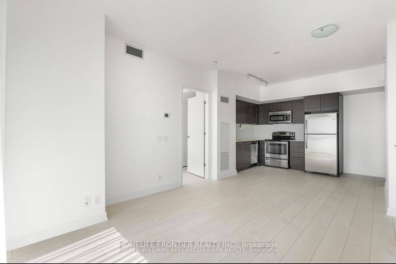 2200 W Lakeshore Boulevard W 3610, Toronto, ON M8V 1A4 photo 3