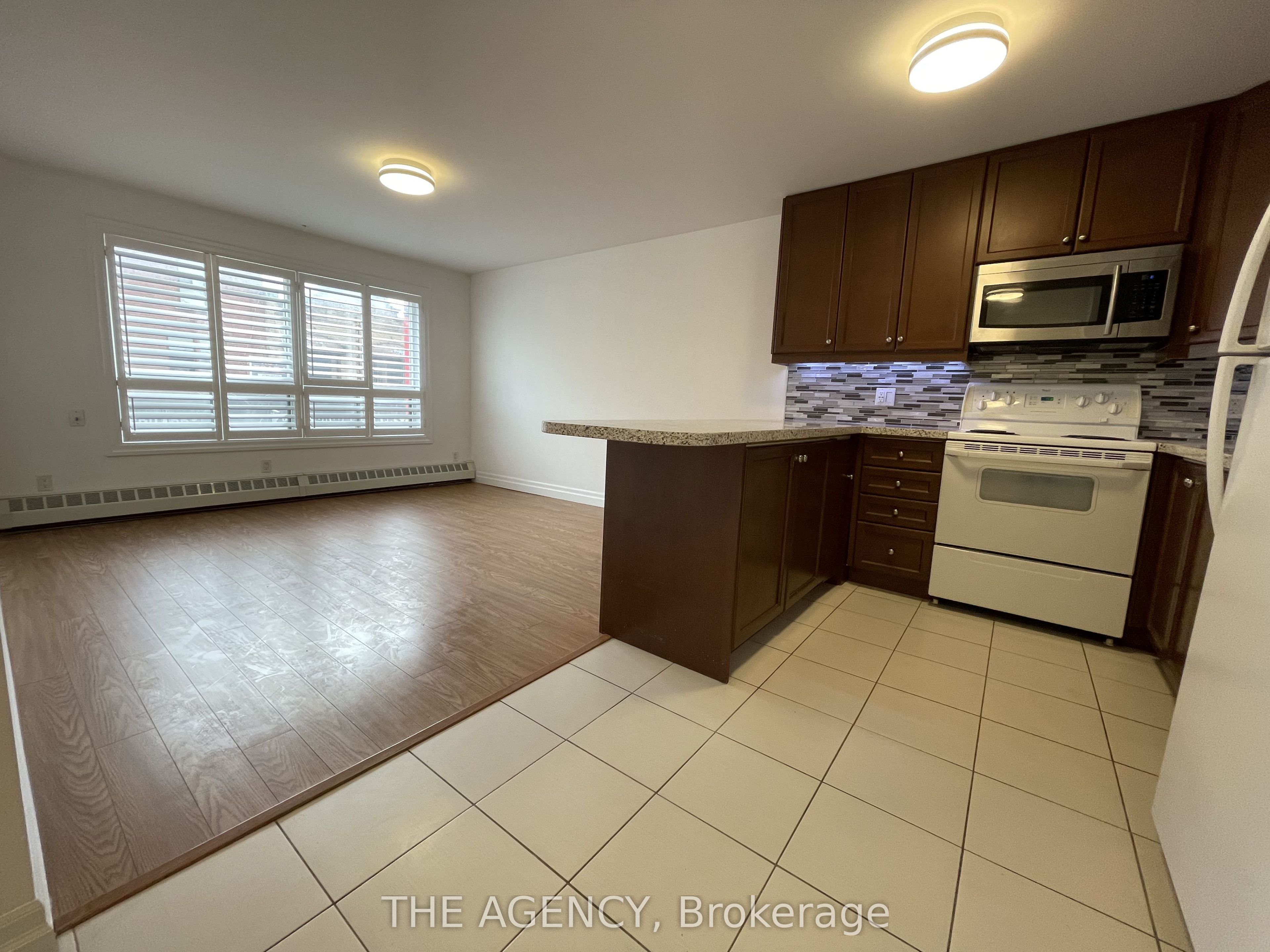 2940 Dundas Street W 5, Toronto, ON M6P 1Y8 photo 4