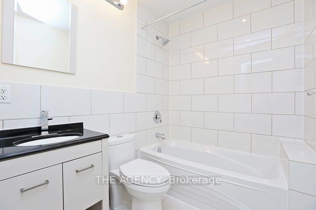 2940 Dundas Street W 5, Toronto, ON M6P 1Y8 photo 5