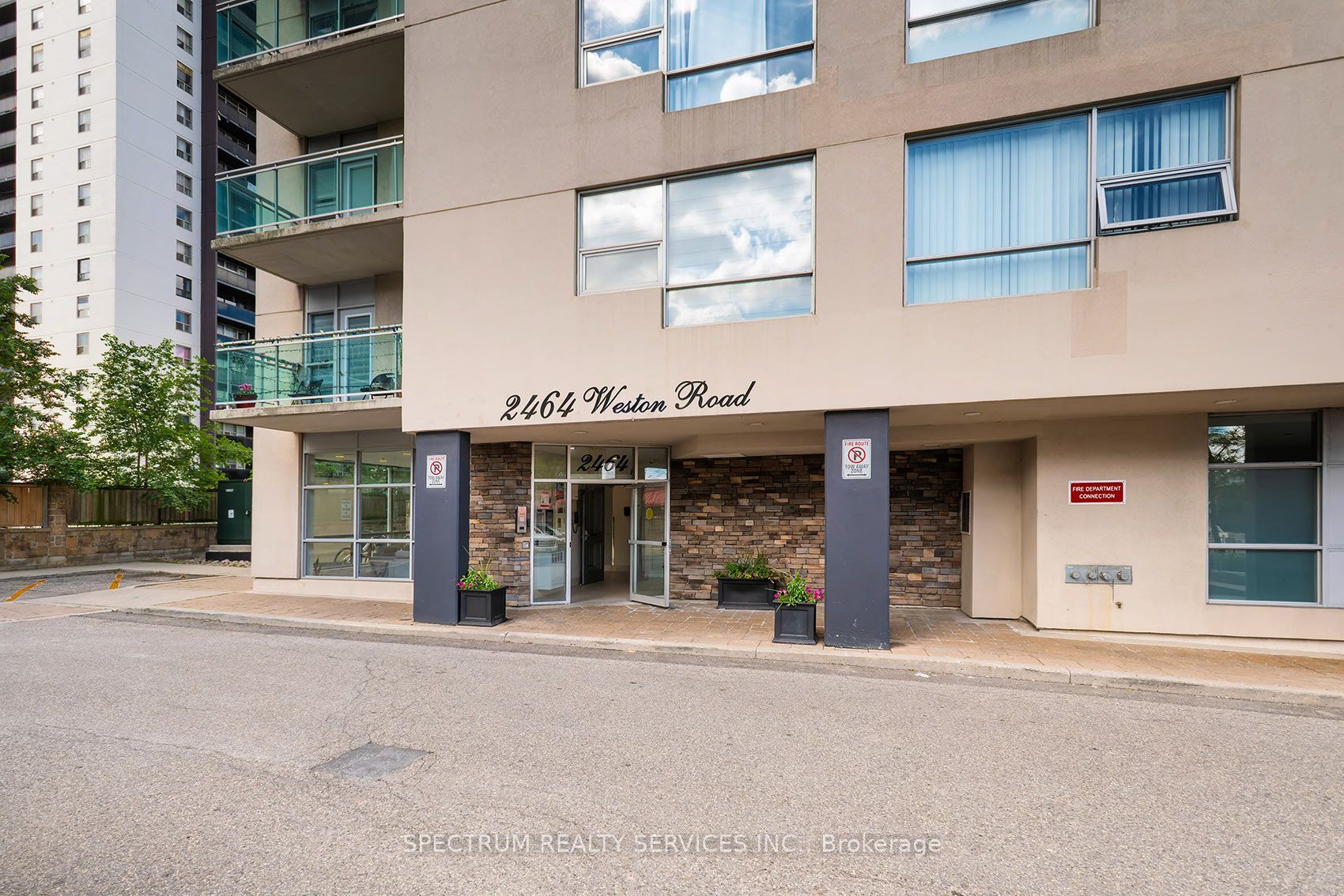 2464 Weston Road 406, Toronto, ON M9N 0A2 photo 2