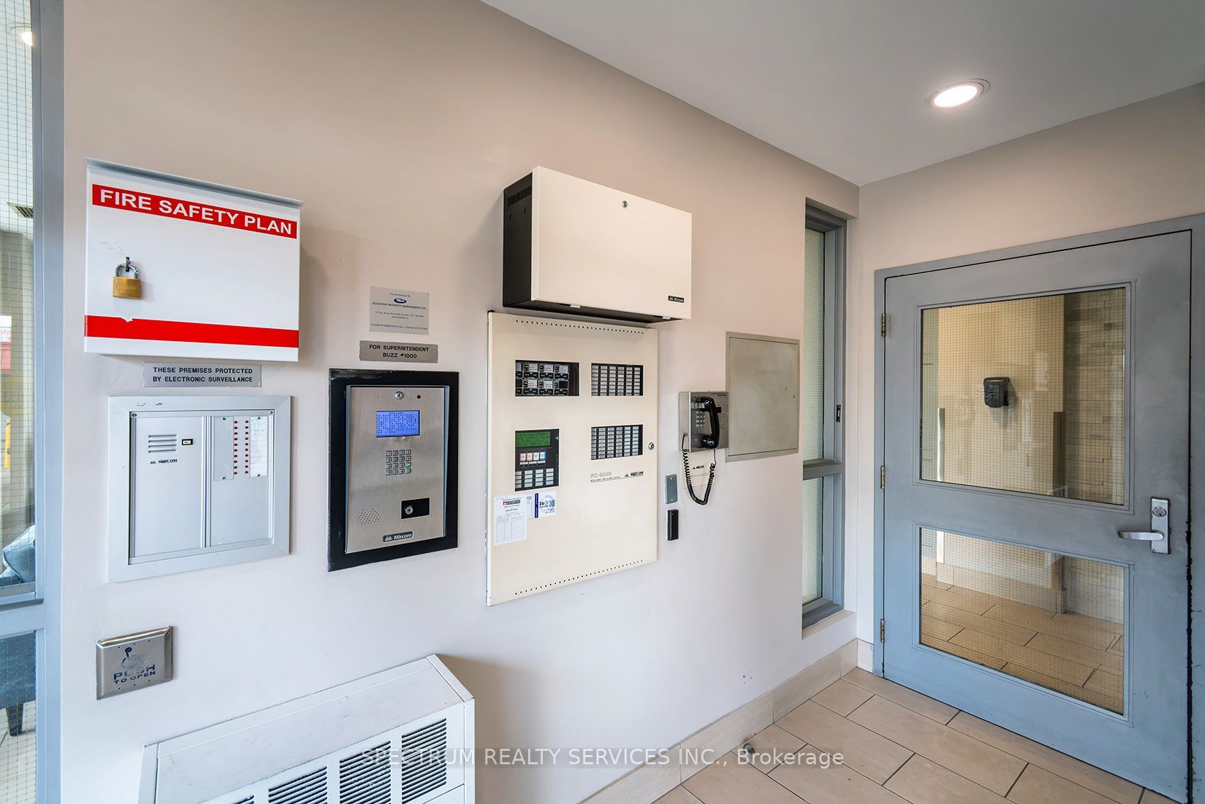 2464 Weston Road 406, Toronto, ON M9N 0A2 photo 4