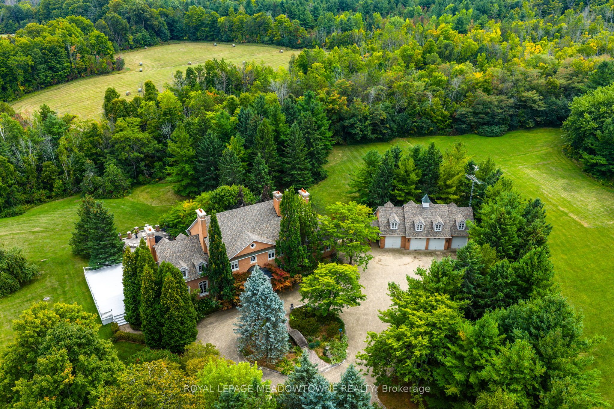 2097 Grange Side Road, Caledon, ON L7C 0E7 photo 2