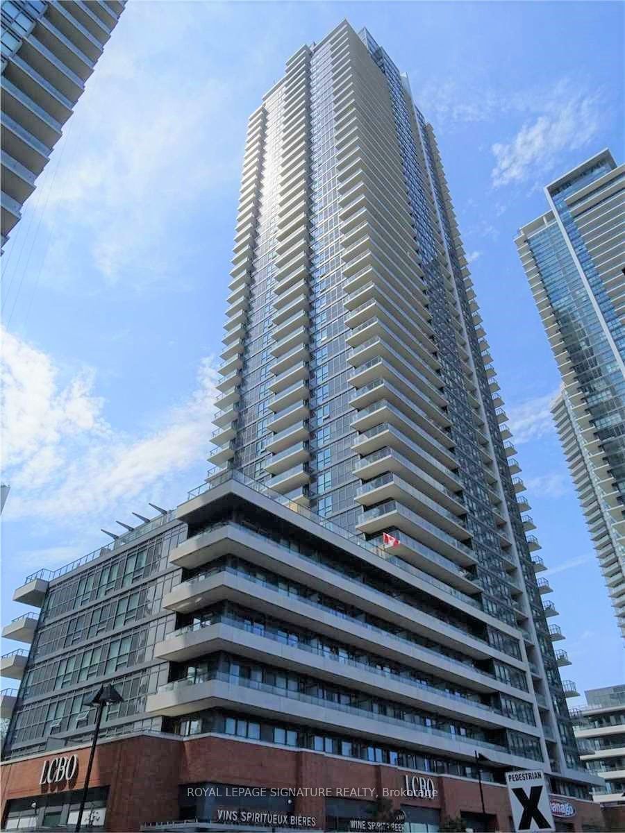 2220 Lake Shore Boulevard W 3203, Toronto, ON M8Y 0C1