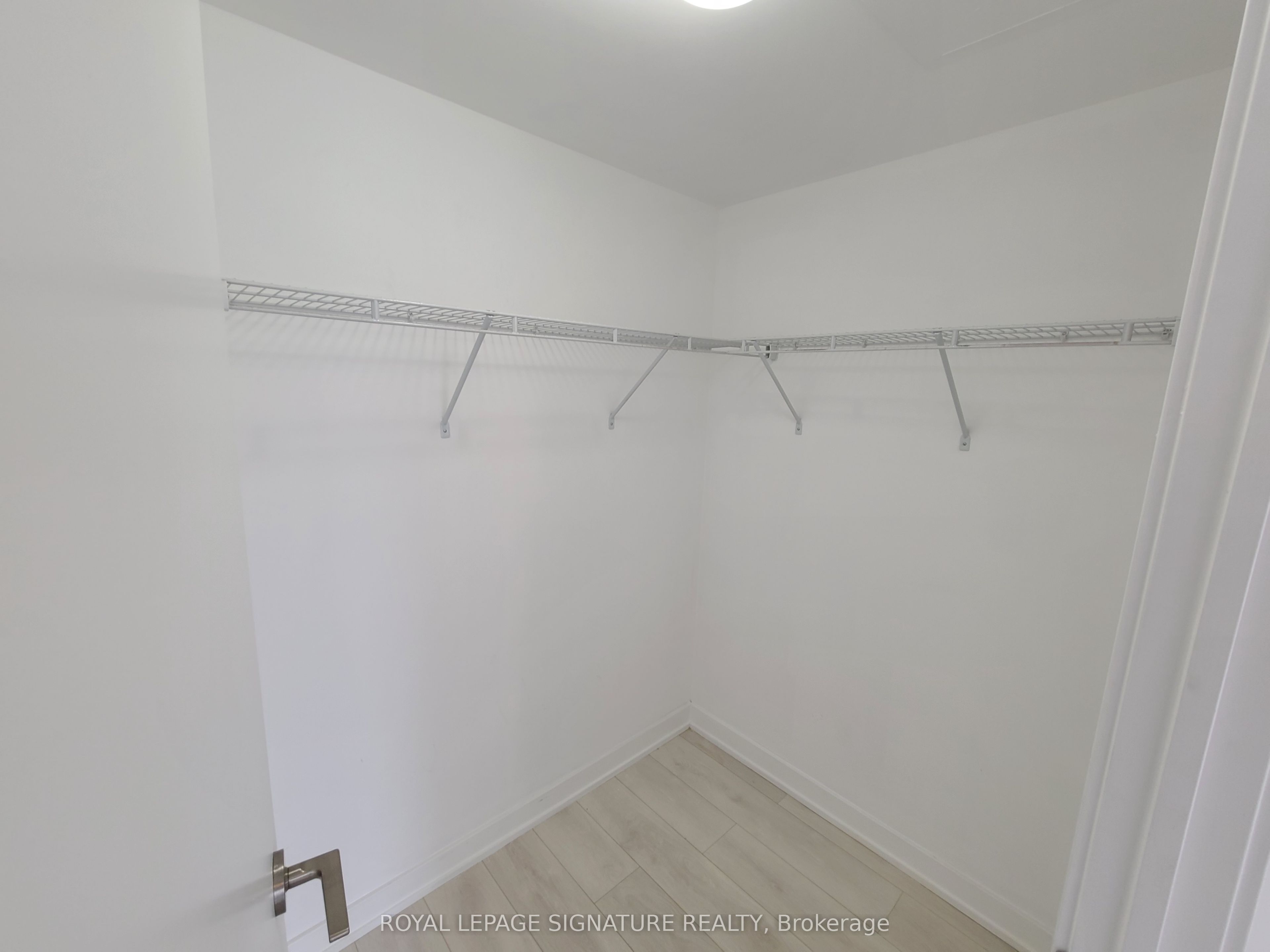 2220 Lake Shore Boulevard W 3203, Toronto, ON M8Y 0C1 photo 5
