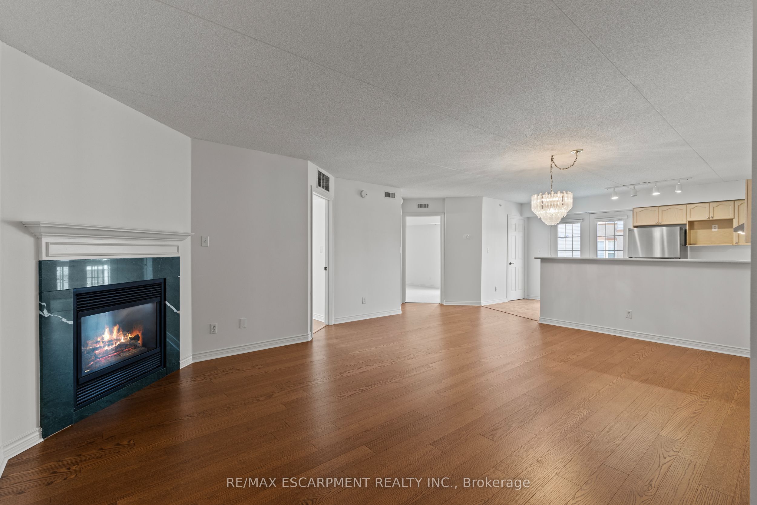 4005 KILMER Drive 202, Burlington, ON L7M 4M2 photo 4