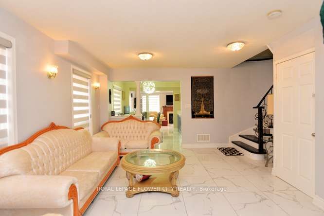 3388 Crimson King Circle, Mississauga, ON L5N 8N1 photo 5