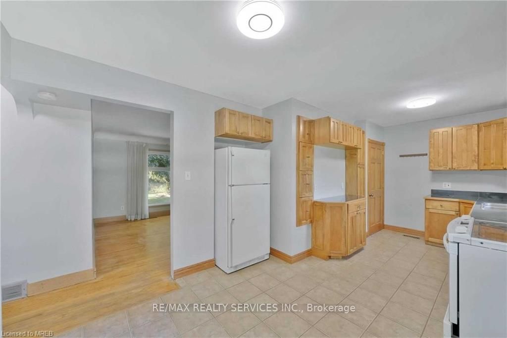 675 Inverness Avenue, Burlington, ON L7T 3S9 photo 2