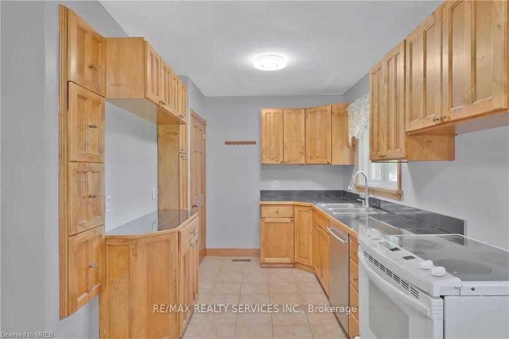 675 Inverness Avenue, Burlington, ON L7T 3S9 photo 3