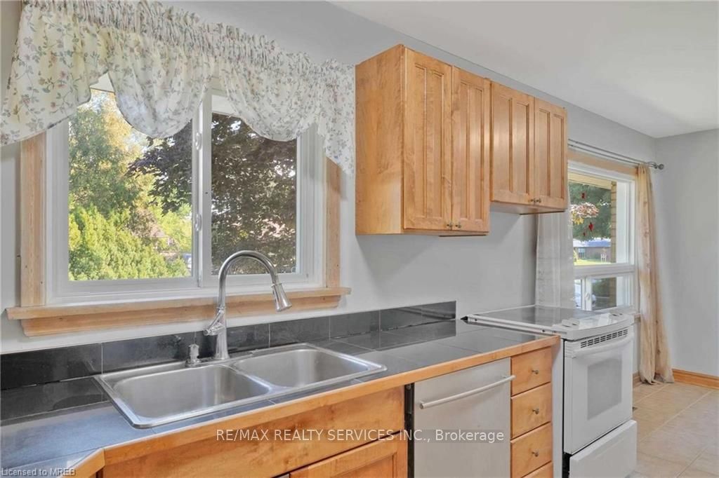 675 Inverness Avenue, Burlington, ON L7T 3S9 photo 4