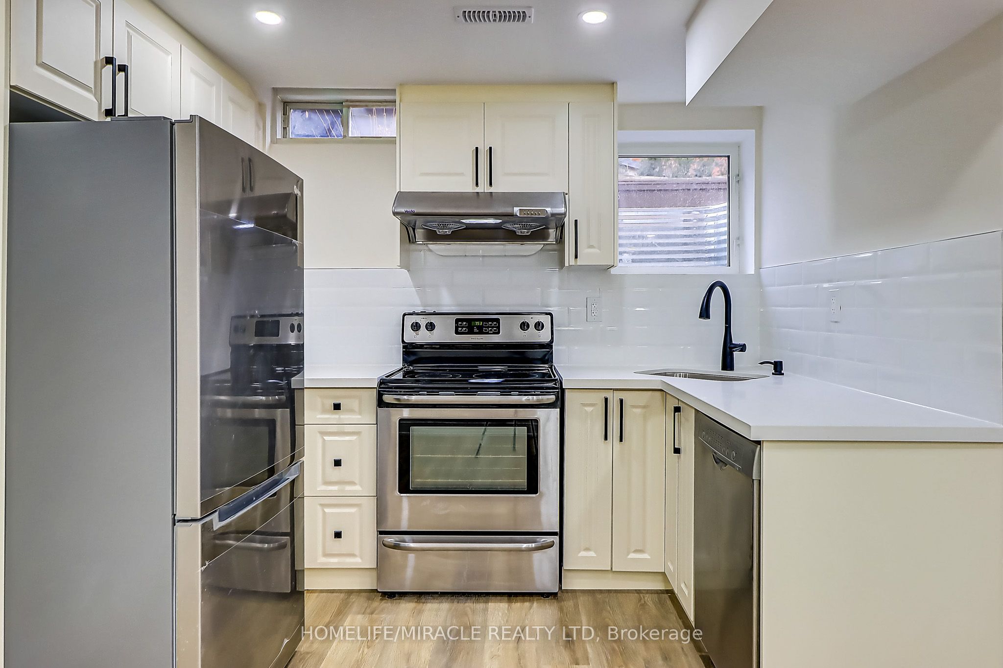 6892 Postmaster Ridge, Mississauga, ON L5W 1C5 photo 4