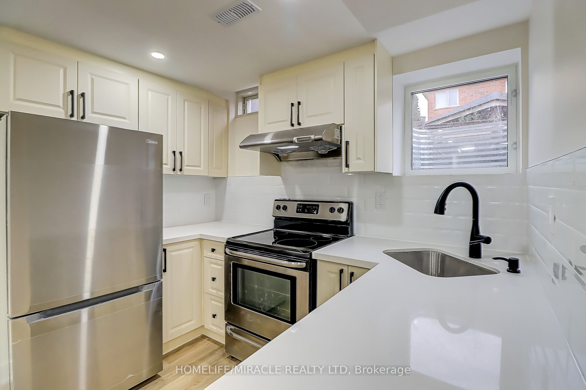 6892 Postmaster Ridge, Mississauga, ON L5W 1C5 photo 5