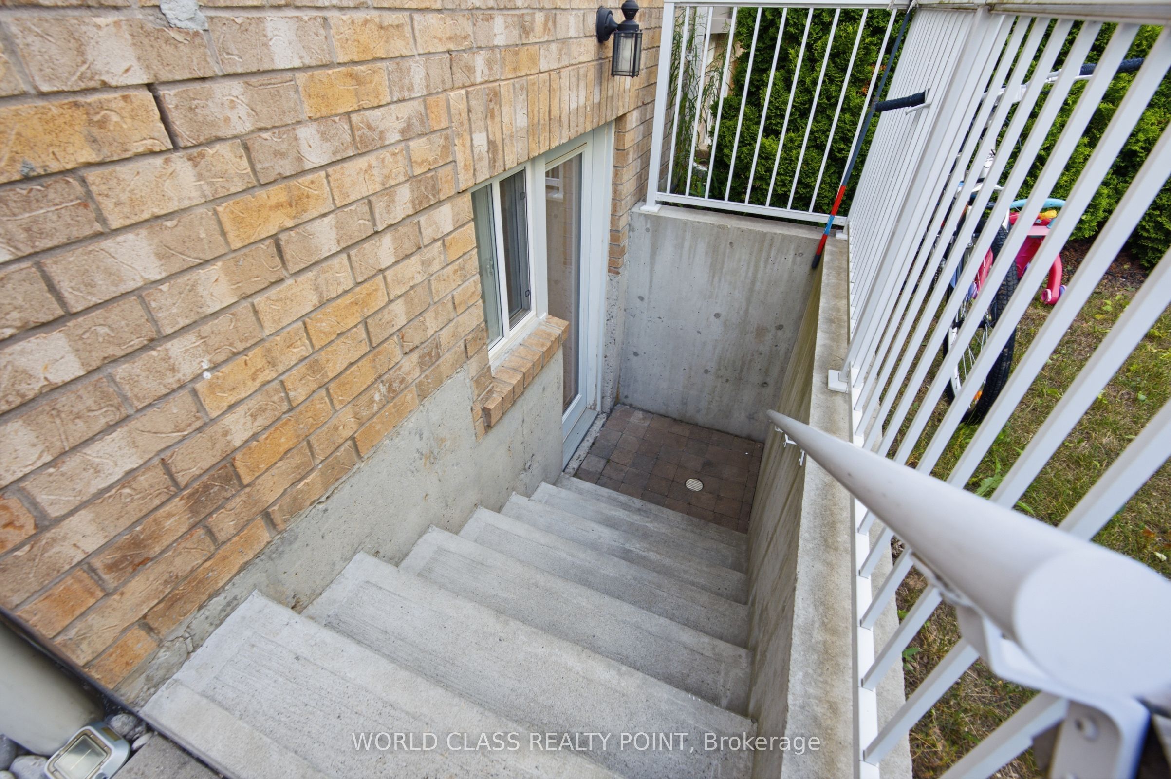 436 CUSICK Circle, Milton, ON L9T 0M9 photo 3