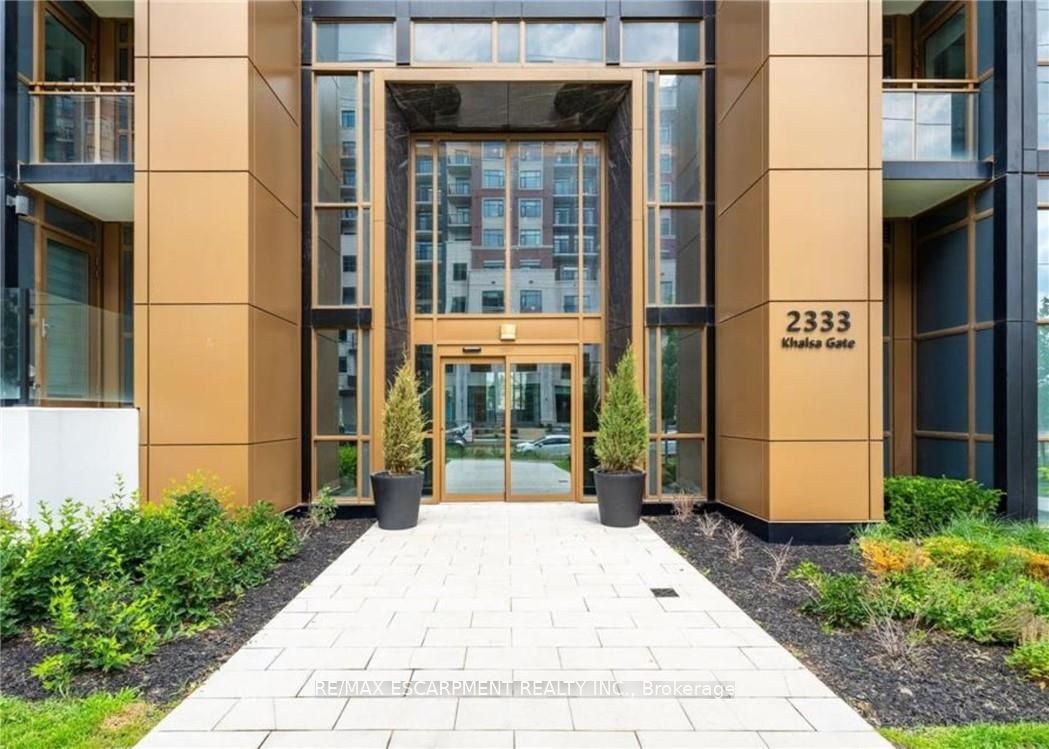 2333 Khalsa Gate 811, Oakville, ON L6M 0X7