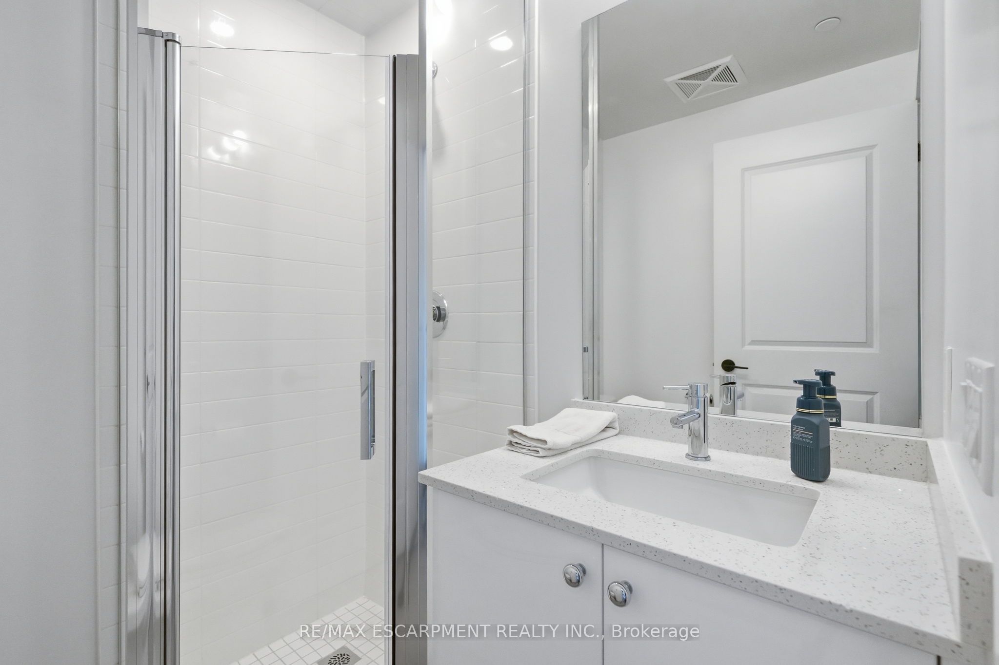 2333 Khalsa Gate 811, Oakville, ON L6M 0X7 photo 5