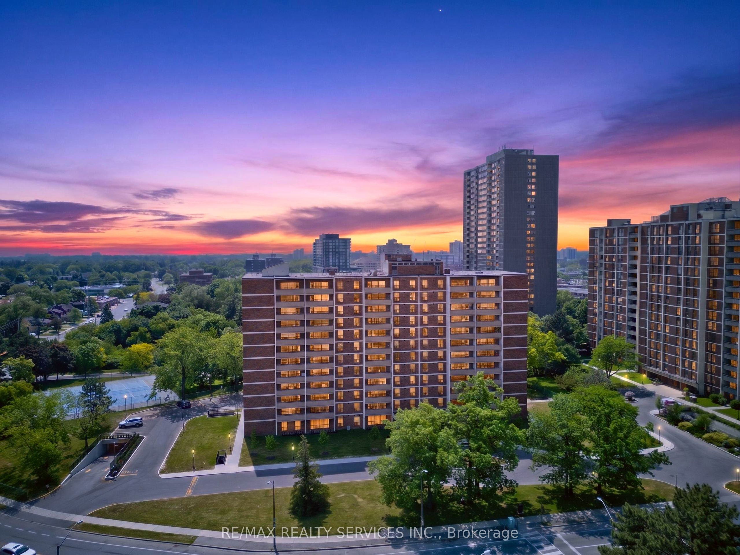 3120 Kirwin Avenue 210, Mississauga, ON L5A 3R2 photo 2
