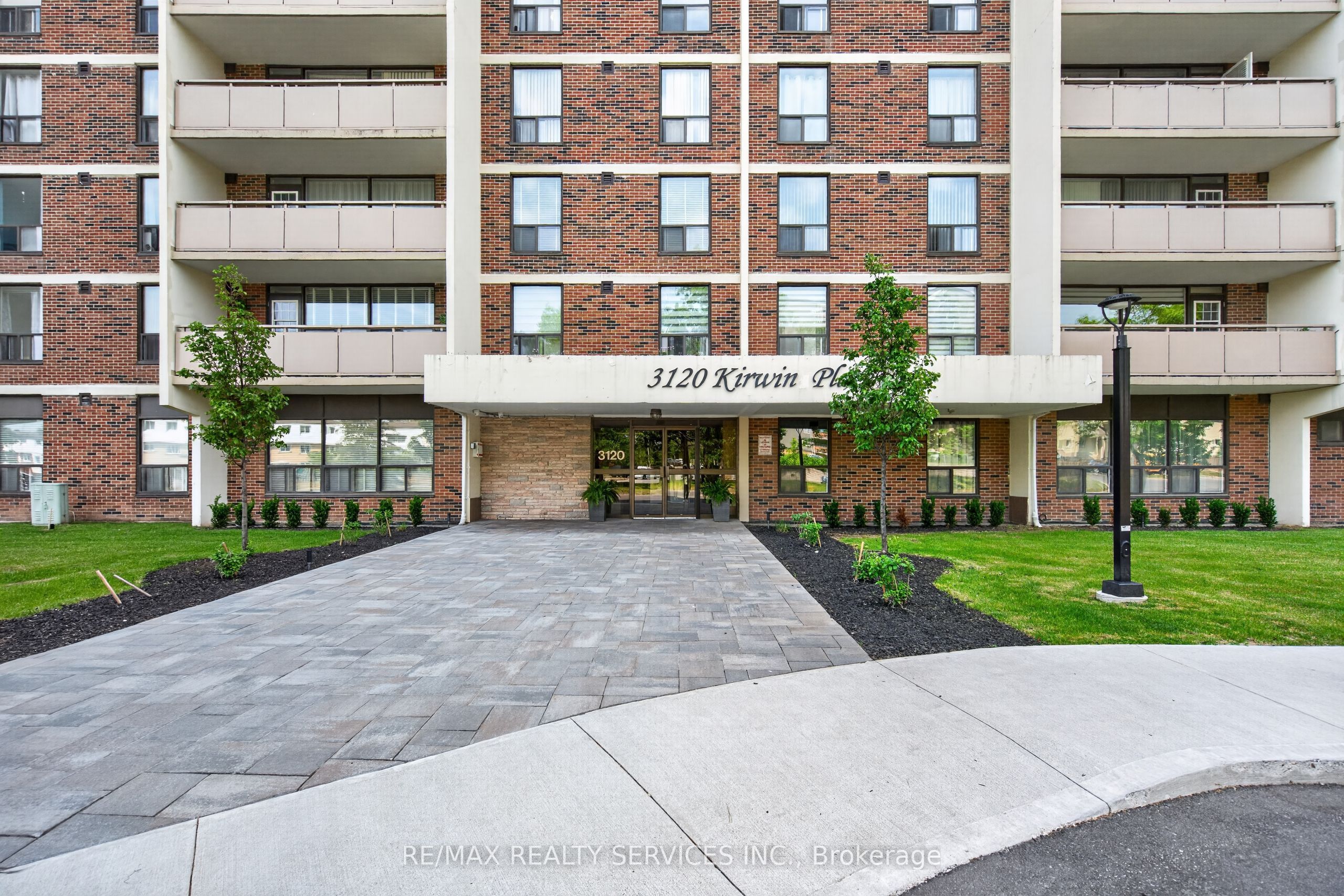 3120 Kirwin Avenue 210, Mississauga, ON L5A 3R2 photo 3