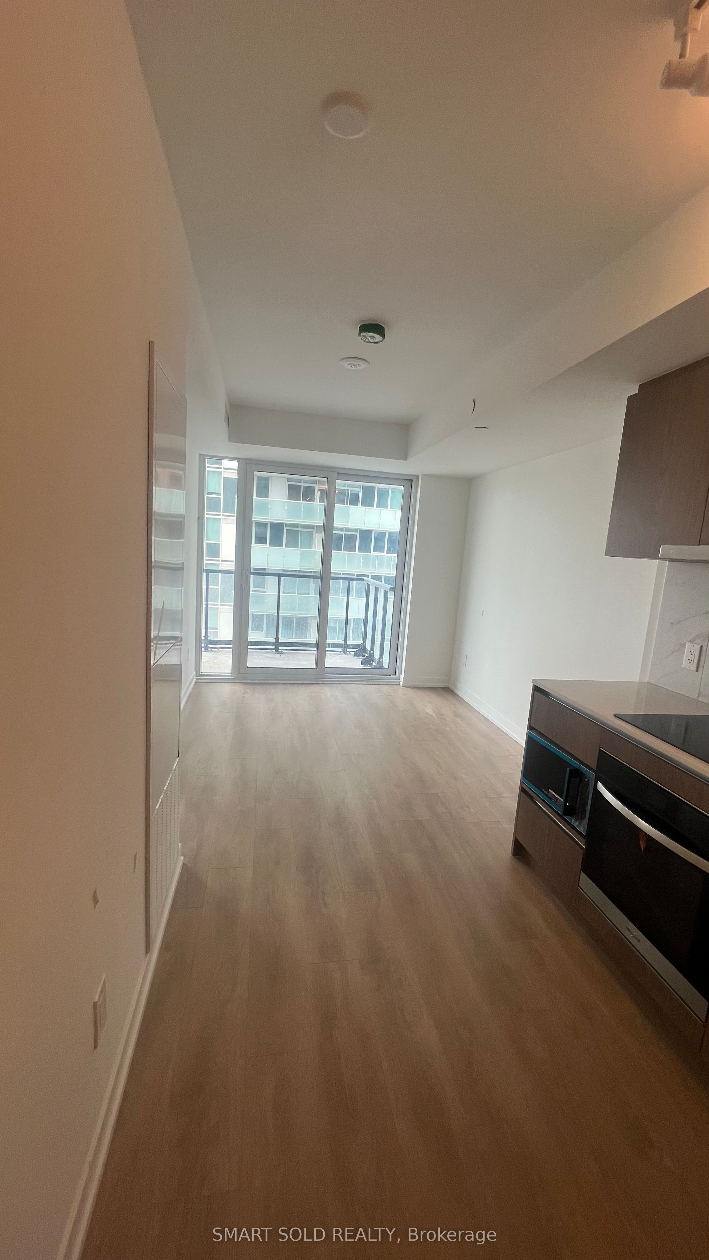 5251 Dundas Street W 906, Toronto, ON M9B 1B1 photo 2