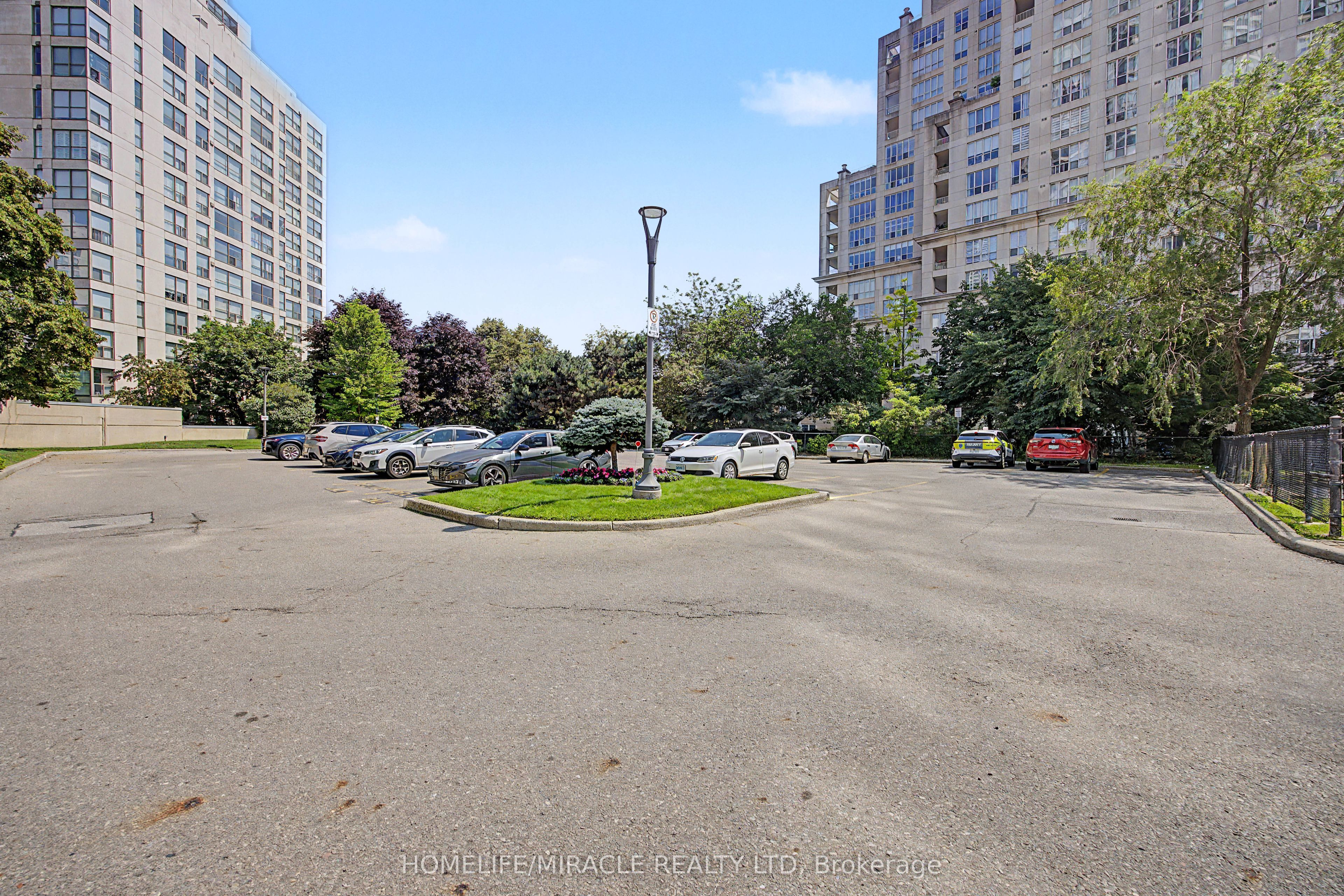 2269 Lakeshore Boulevard W 2603, Toronto, ON M8V 3X6 photo 3