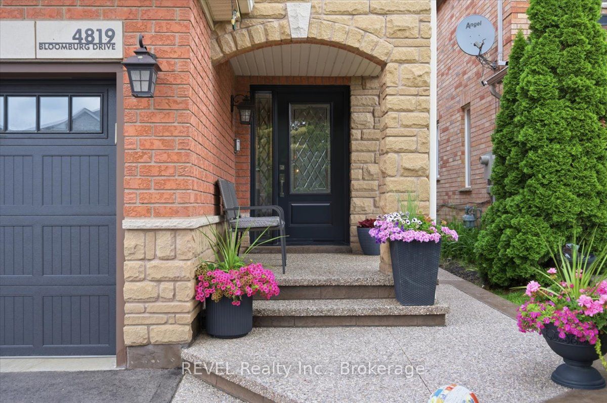 4819 Bloomburg Drive, Mississauga, ON L5M 7K4 photo 4