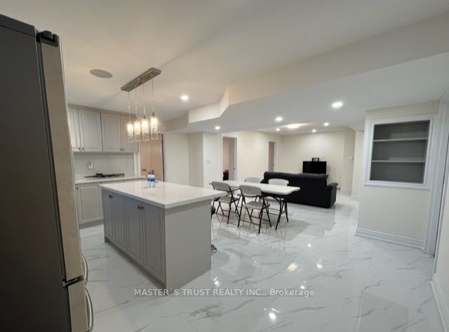 31 Ashcreek Drive BSM, Brampton, ON L6Y 3A7 photo 4