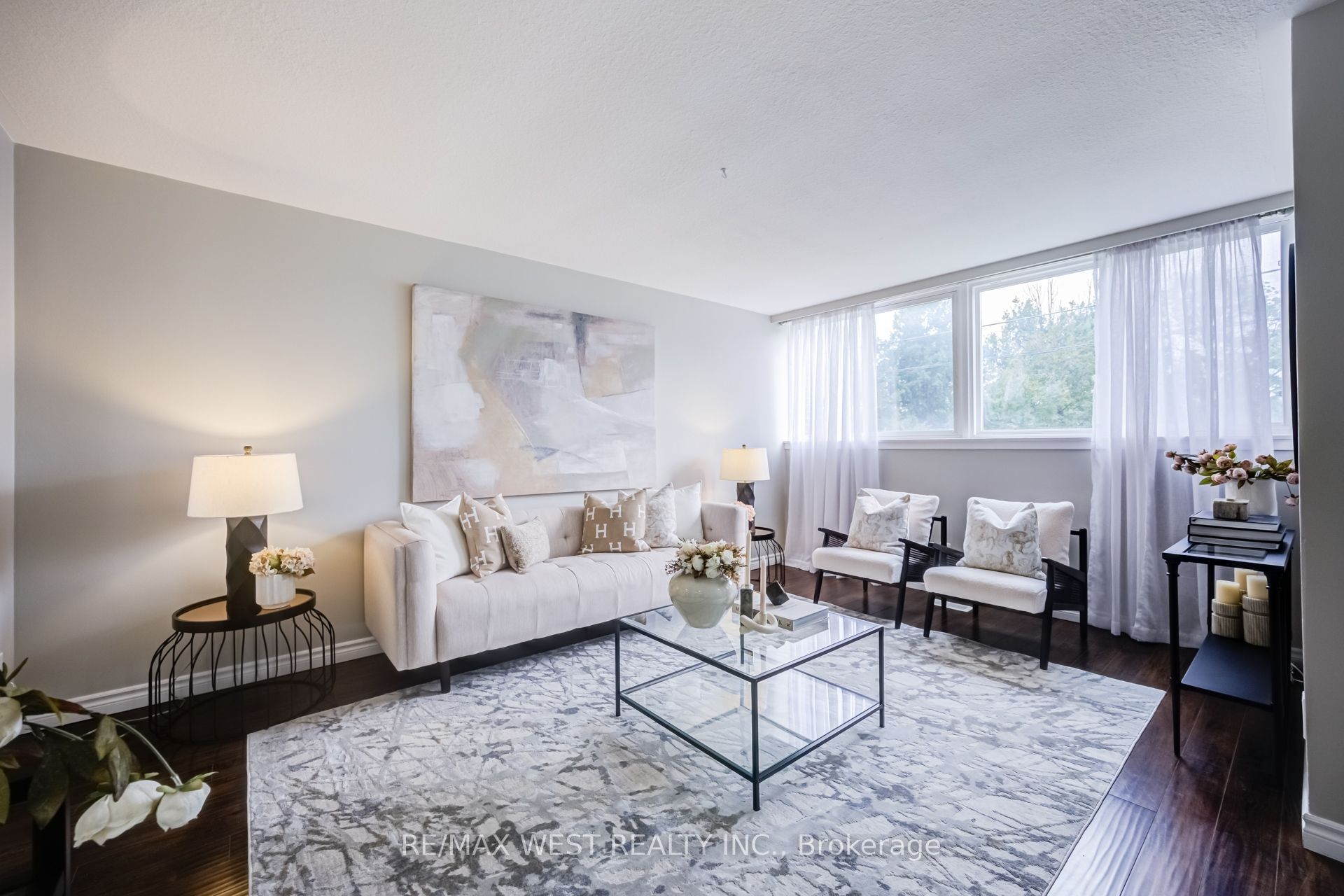 3226 The Credit Woodlands Wood 3226, Mississauga, ON L5C 2J6