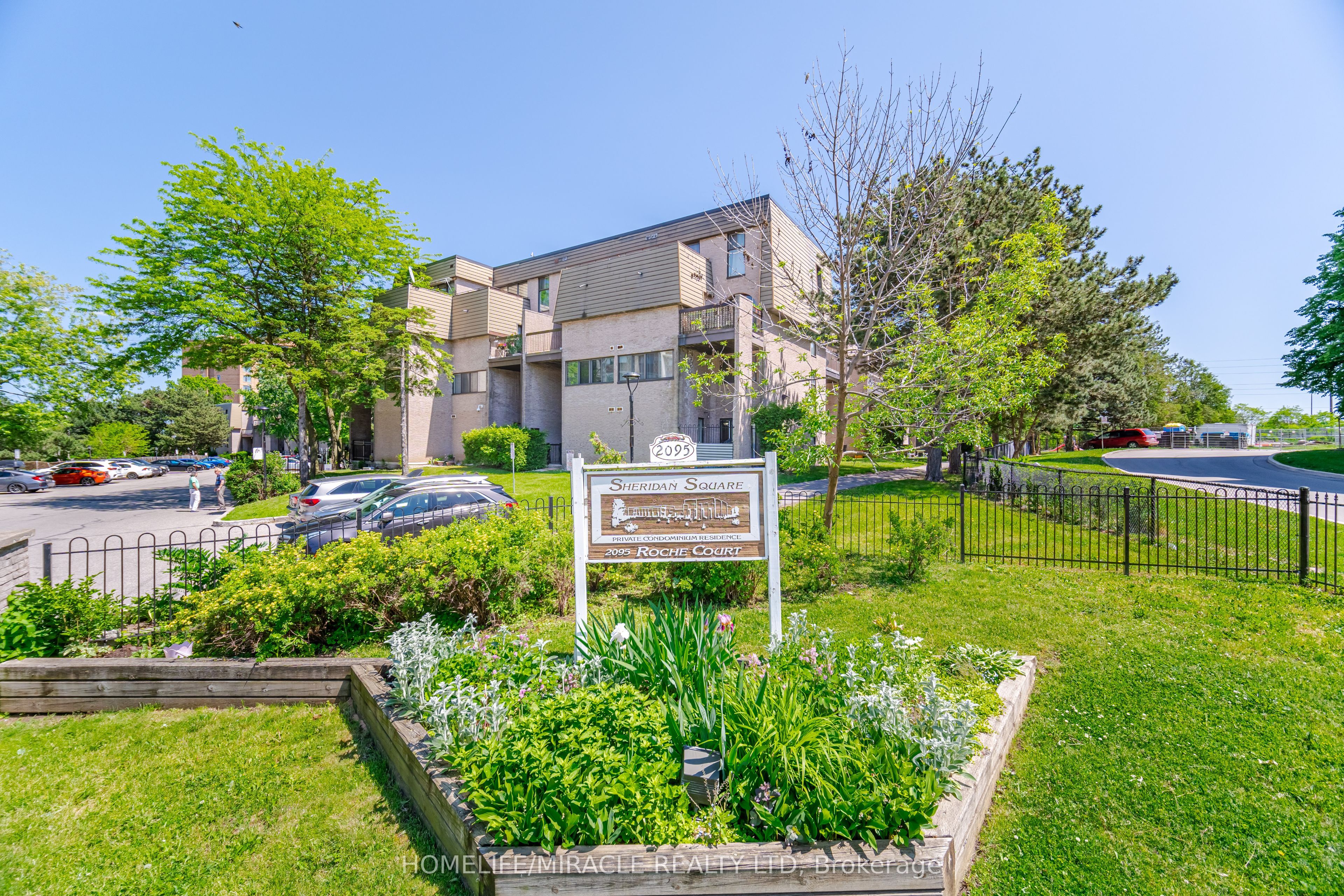 2095 Roche Court 137, Mississauga, ON L5K 2C8