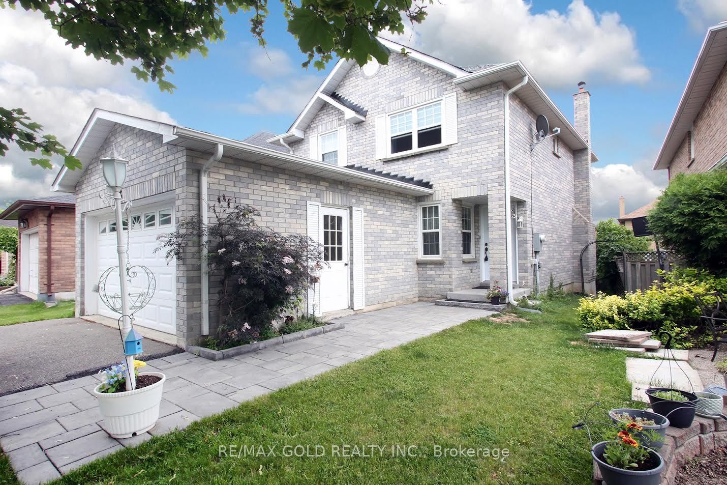 65 Cheviot Crescent, Brampton, ON L6Z 4G9 photo 2