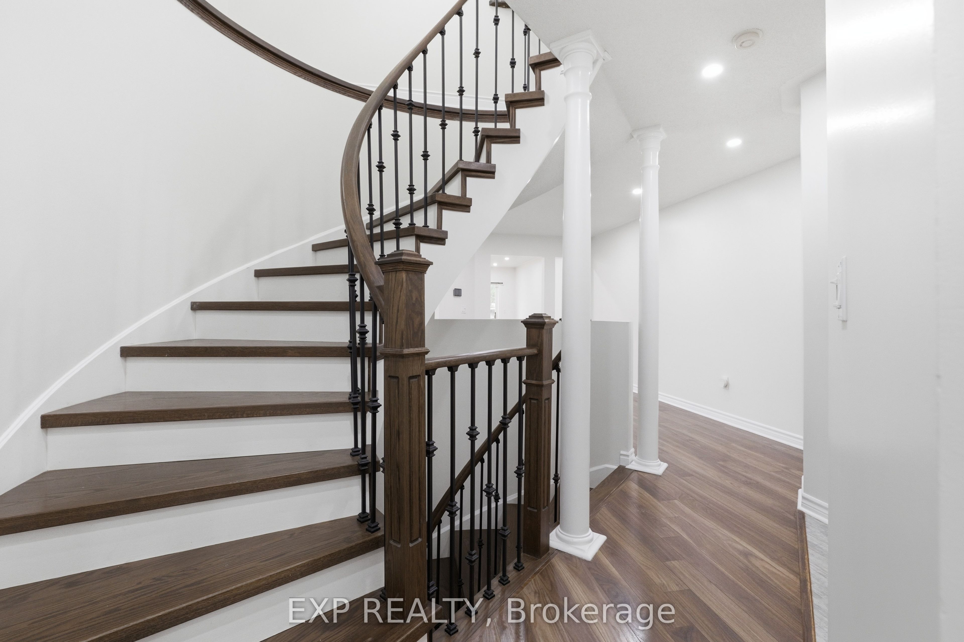 1015 Borden Lane, Milton, ON L9T 5N9 photo 4