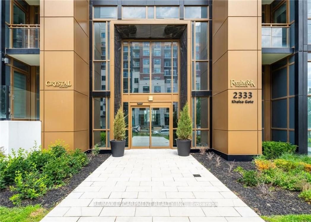 2333 Khalsa Gate 811, Oakville, ON L6M 0X7