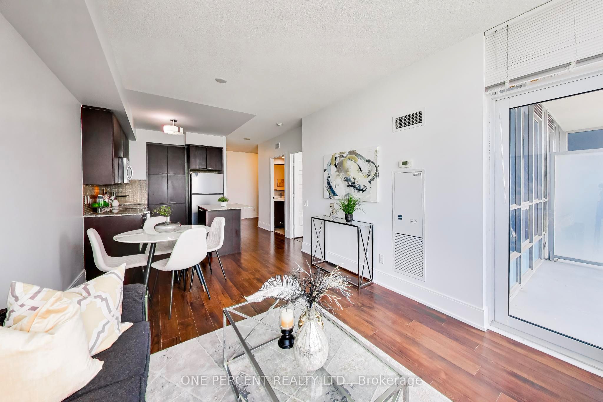 15 Viking Lane 2606, Toronto, ON M9B 0A4 photo 4