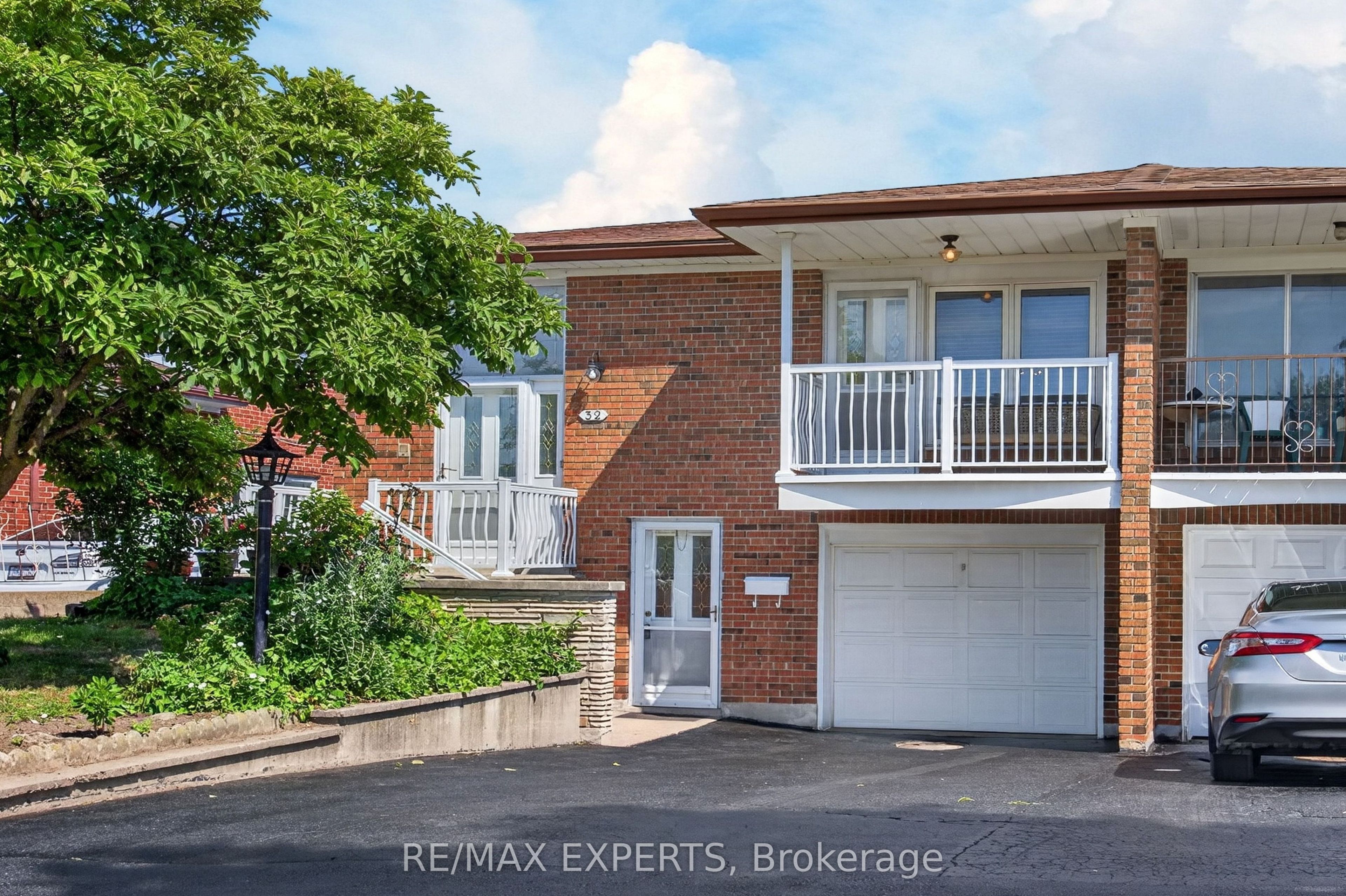 32 Firenza Drive, Toronto, ON M9L 1A5 photo 2