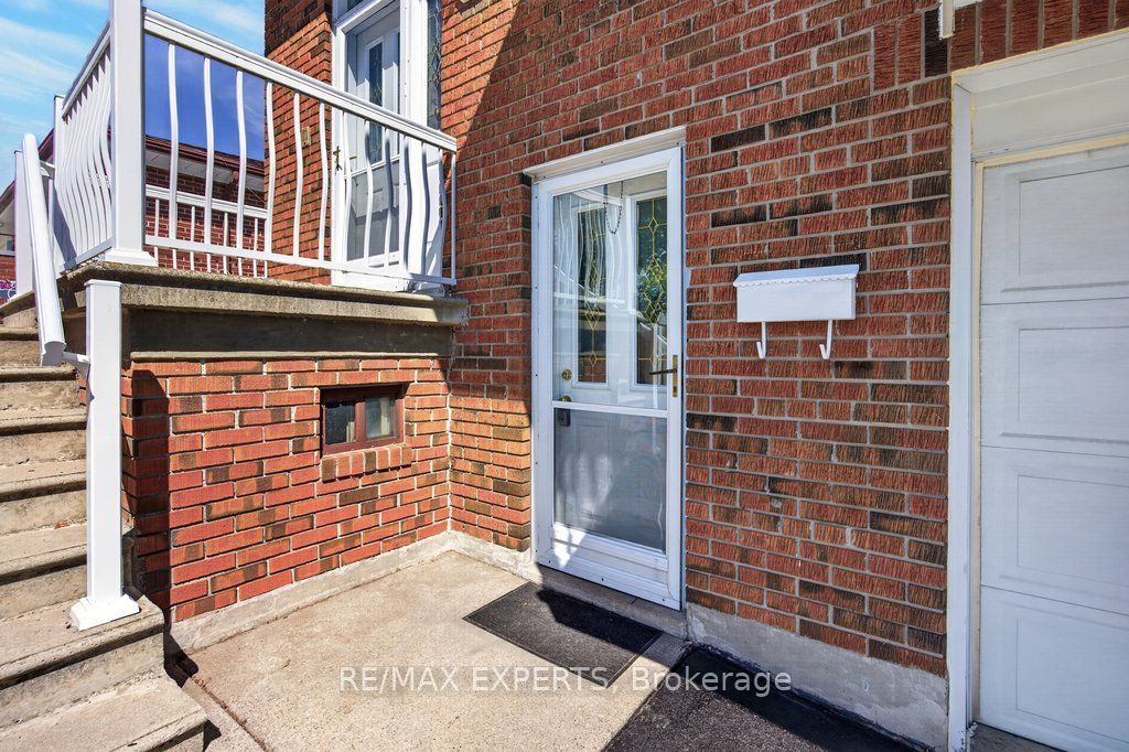 32 Firenza Drive, Toronto, ON M9L 1A5 photo 3