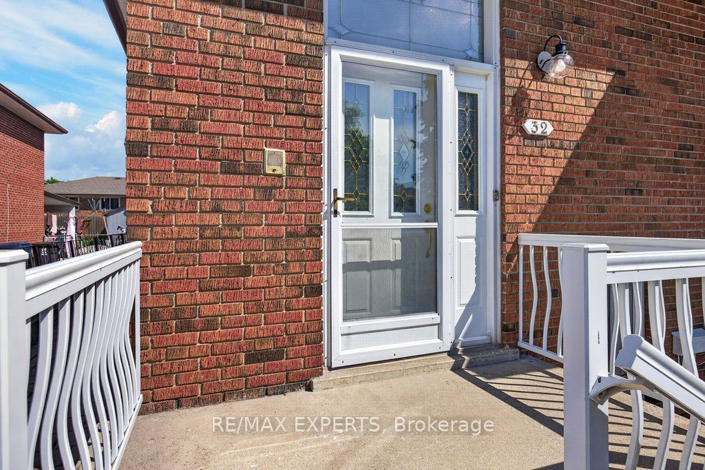 32 Firenza Drive, Toronto, ON M9L 1A5 photo 5