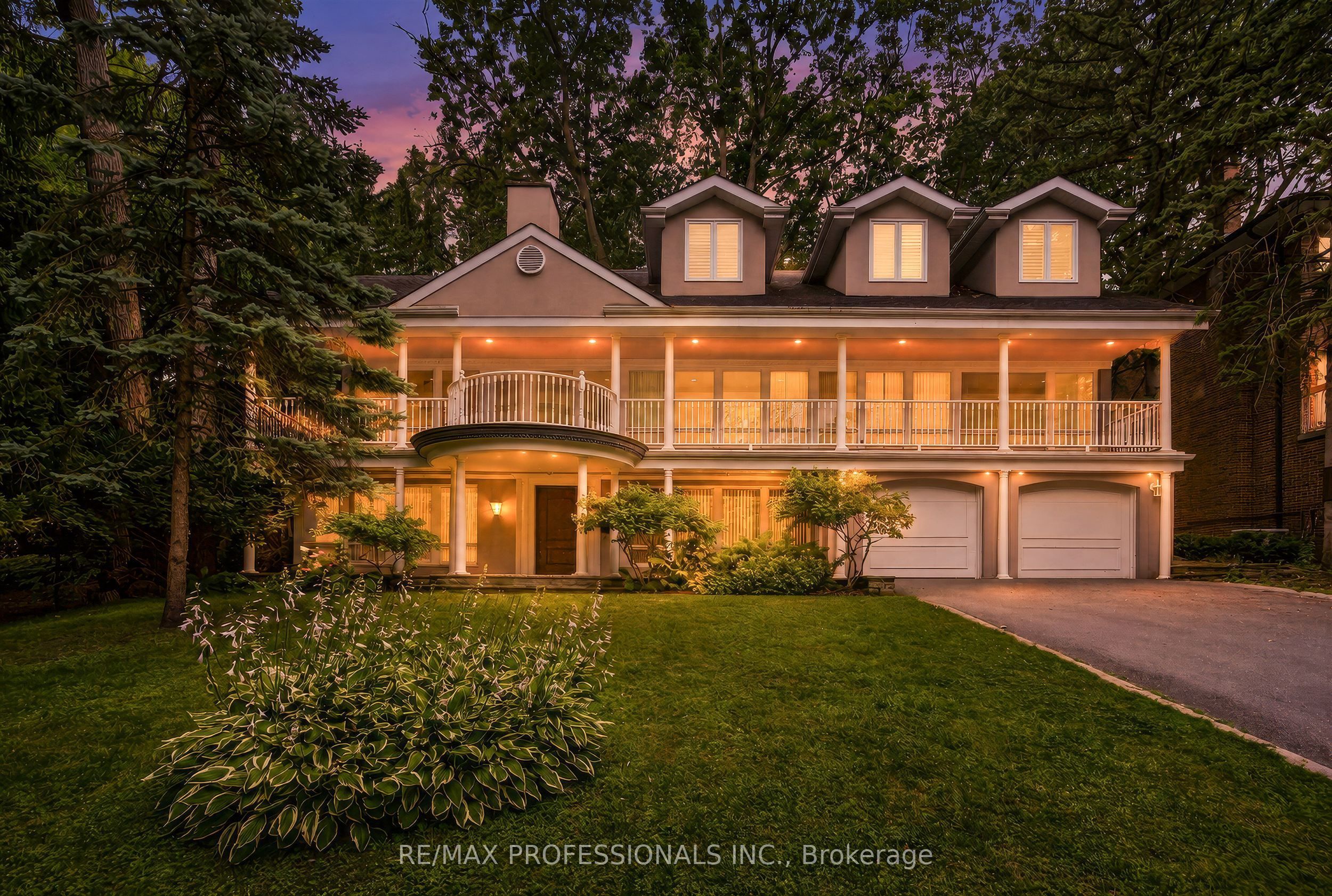 32 Edenbrook Hill, Toronto, ON M9A 3Z6 photo 2
