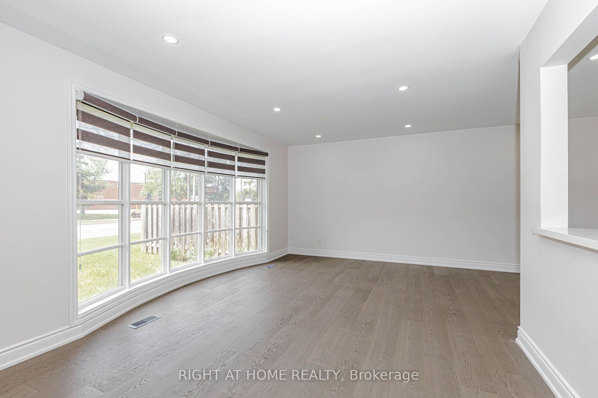 5154 New Street, Burlington, ON L7L 1V4 photo 4