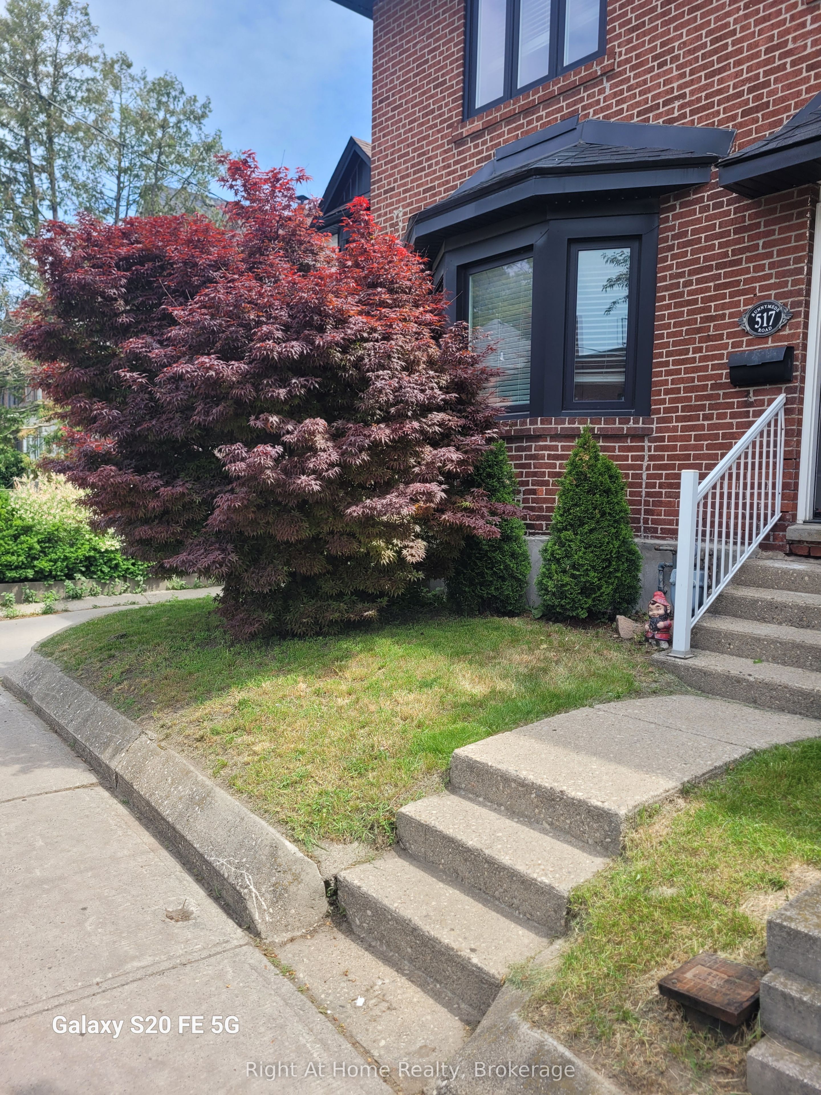 517 Runnymede Street, Toronto, ON M6S 2Z8