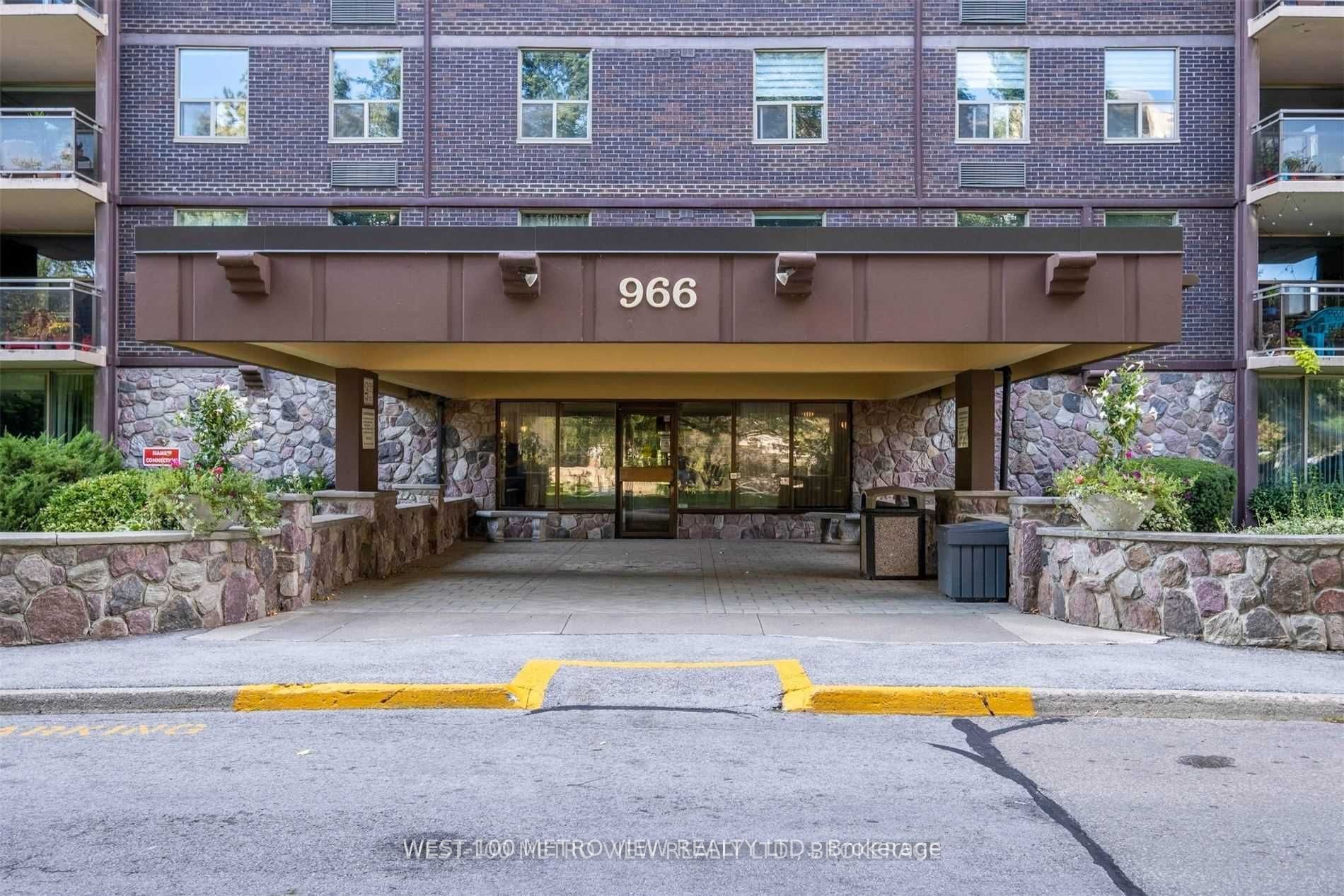 966 Inverhouse Drive 1102, Mississauga, ON L5J 4B6 photo 3