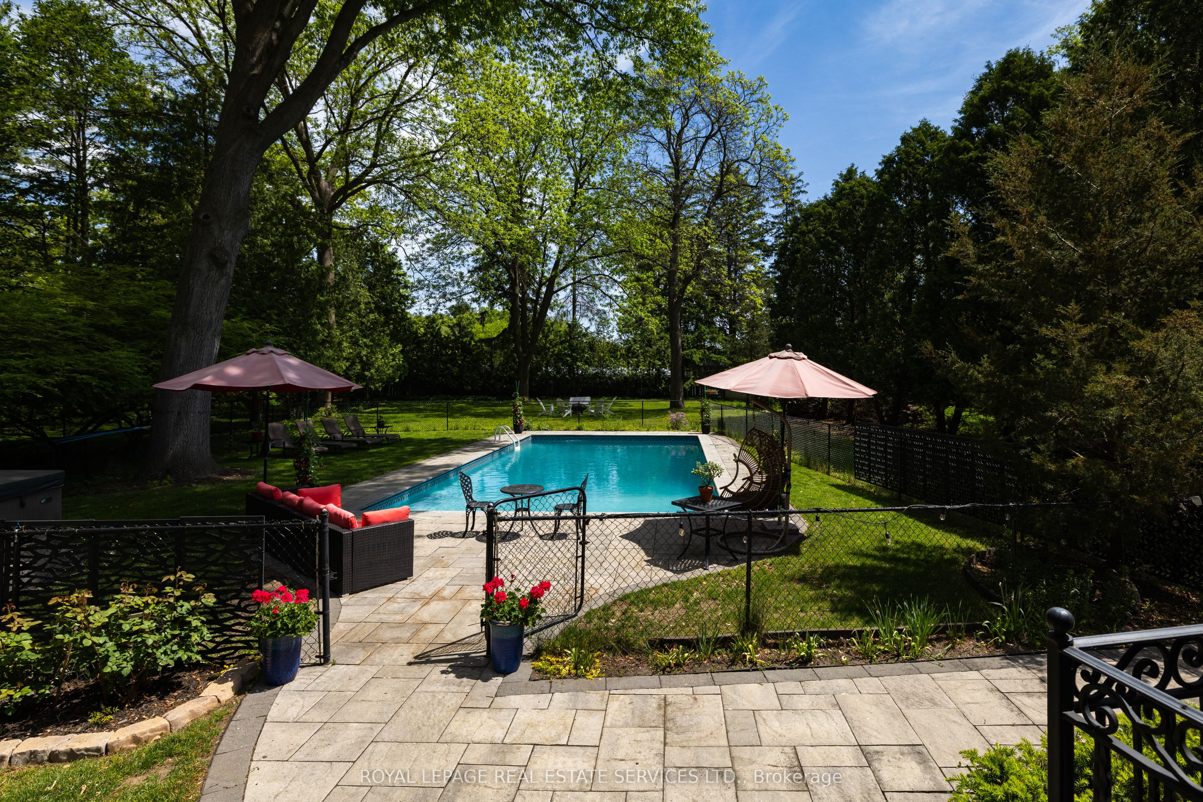 1165 Garden Road, Mississauga, ON L5H 3J5 photo 2
