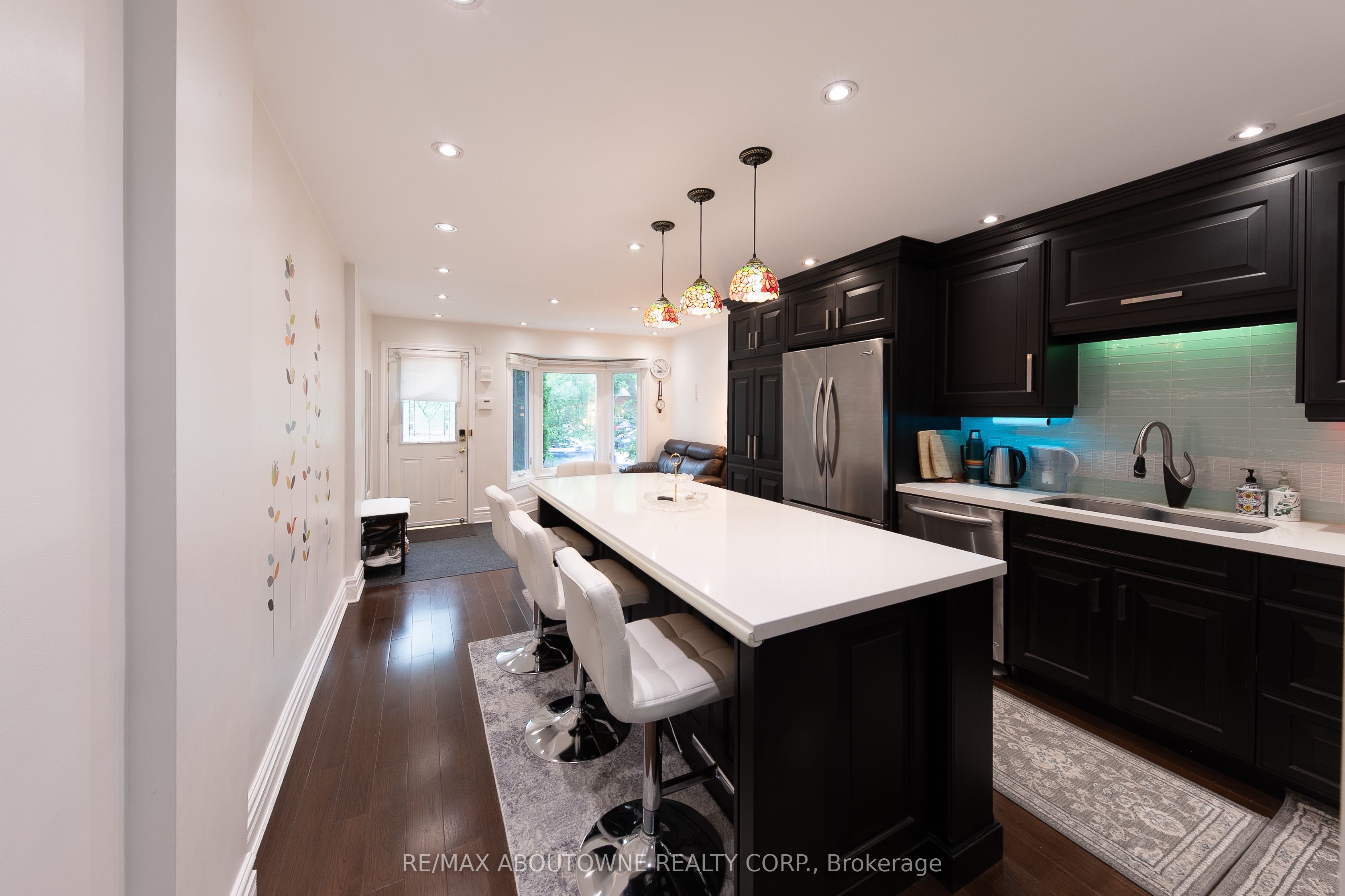 2072 Glenada Crescent, Oakville, ON L6H 4M2 photo 3