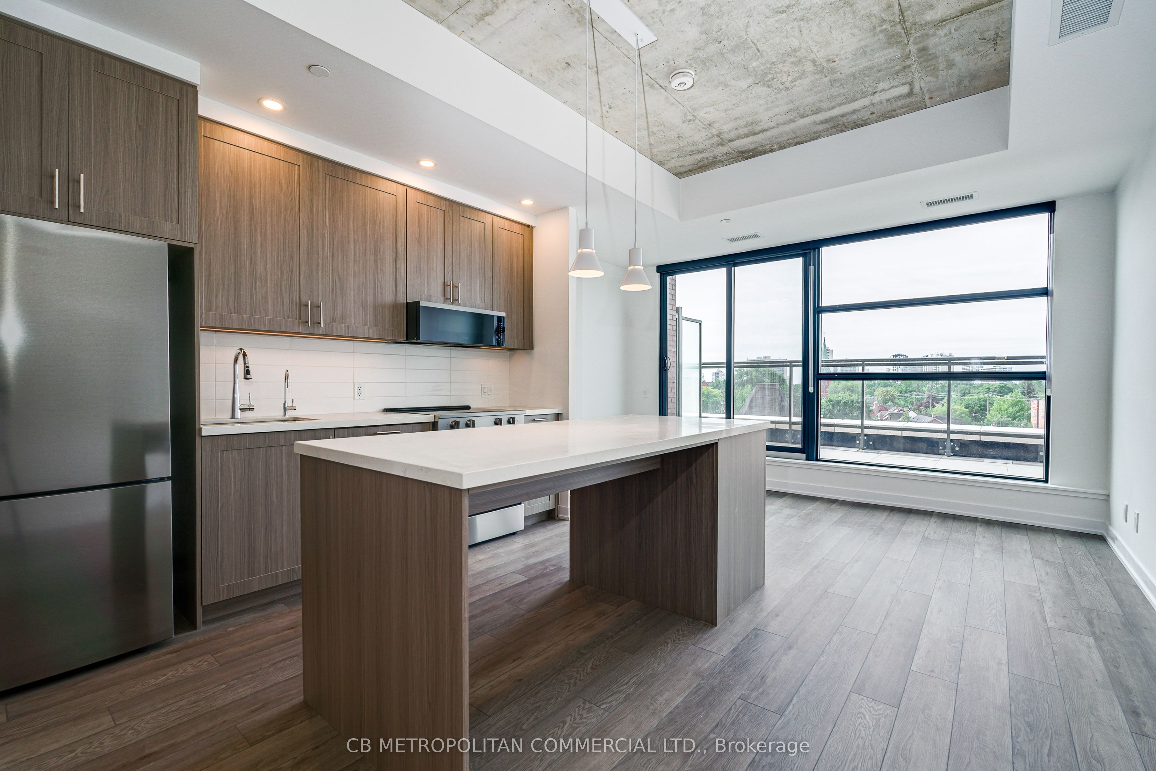 2946 Dundas Street West Street W 516, Toronto, ON M6P 1Y8 photo 4