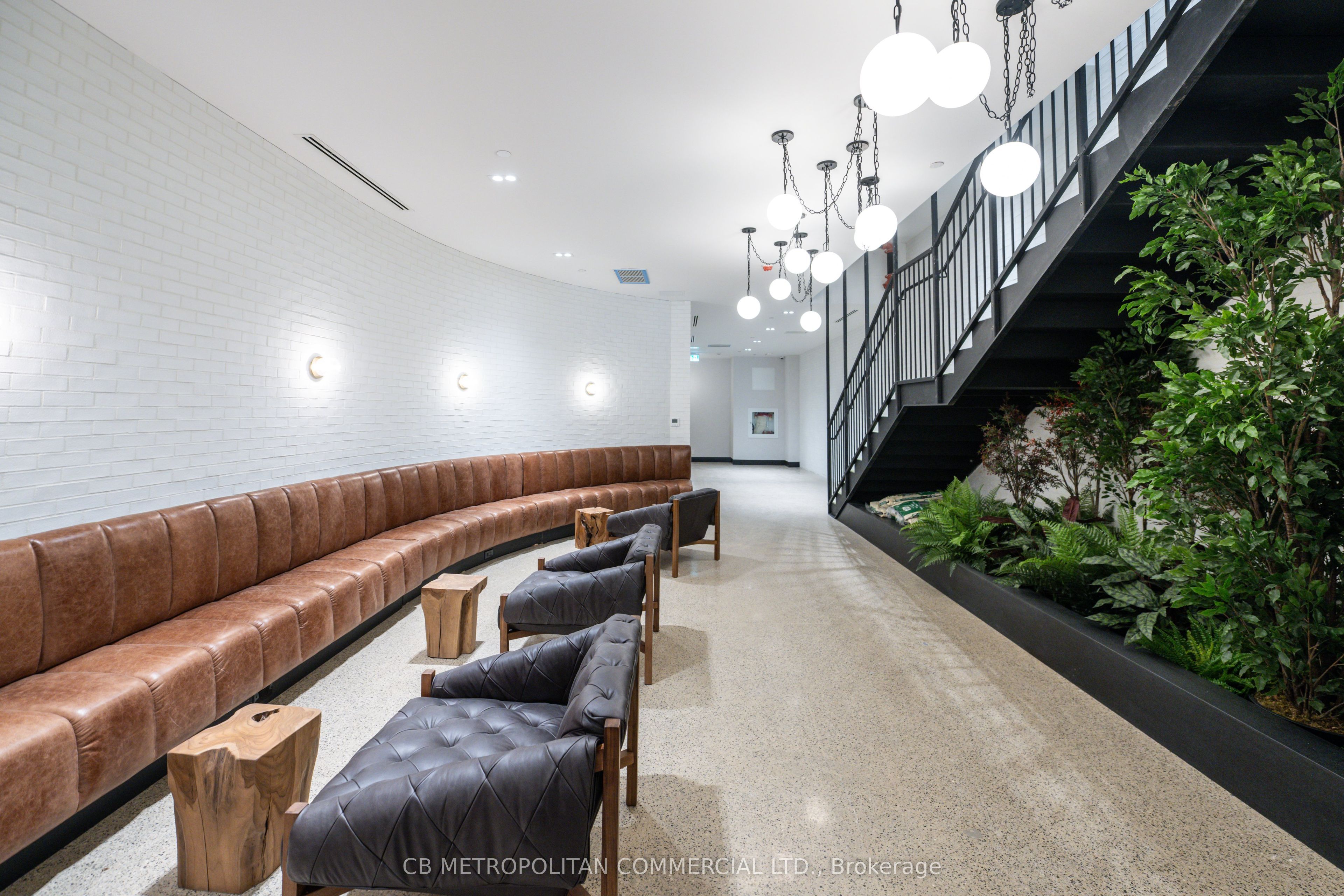 2946 Dundas Street West Street W 409, Toronto, ON M6P 1Y8 photo 3