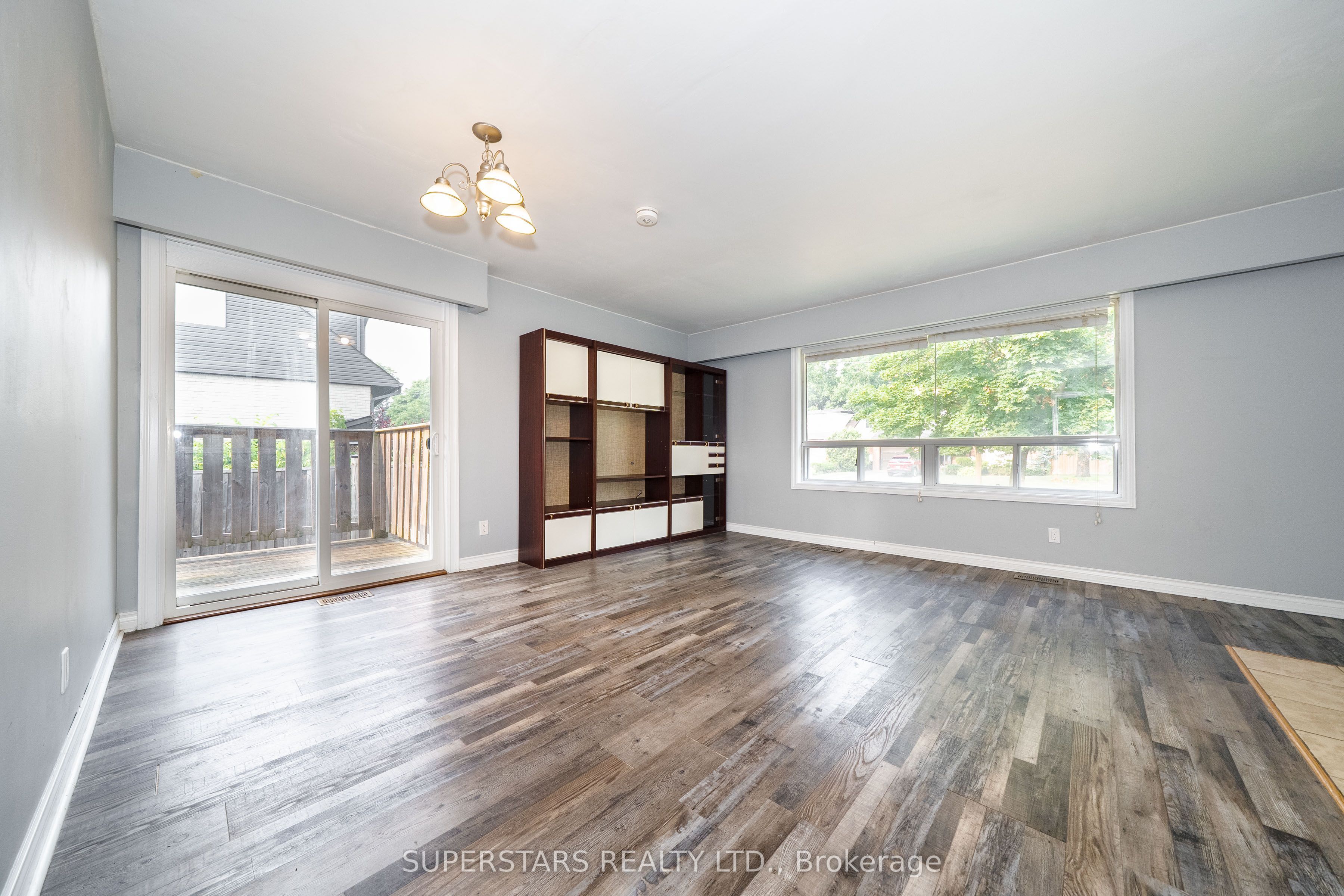 6 Meadowland Drive, Brampton, ON L6W 2R4 photo 5