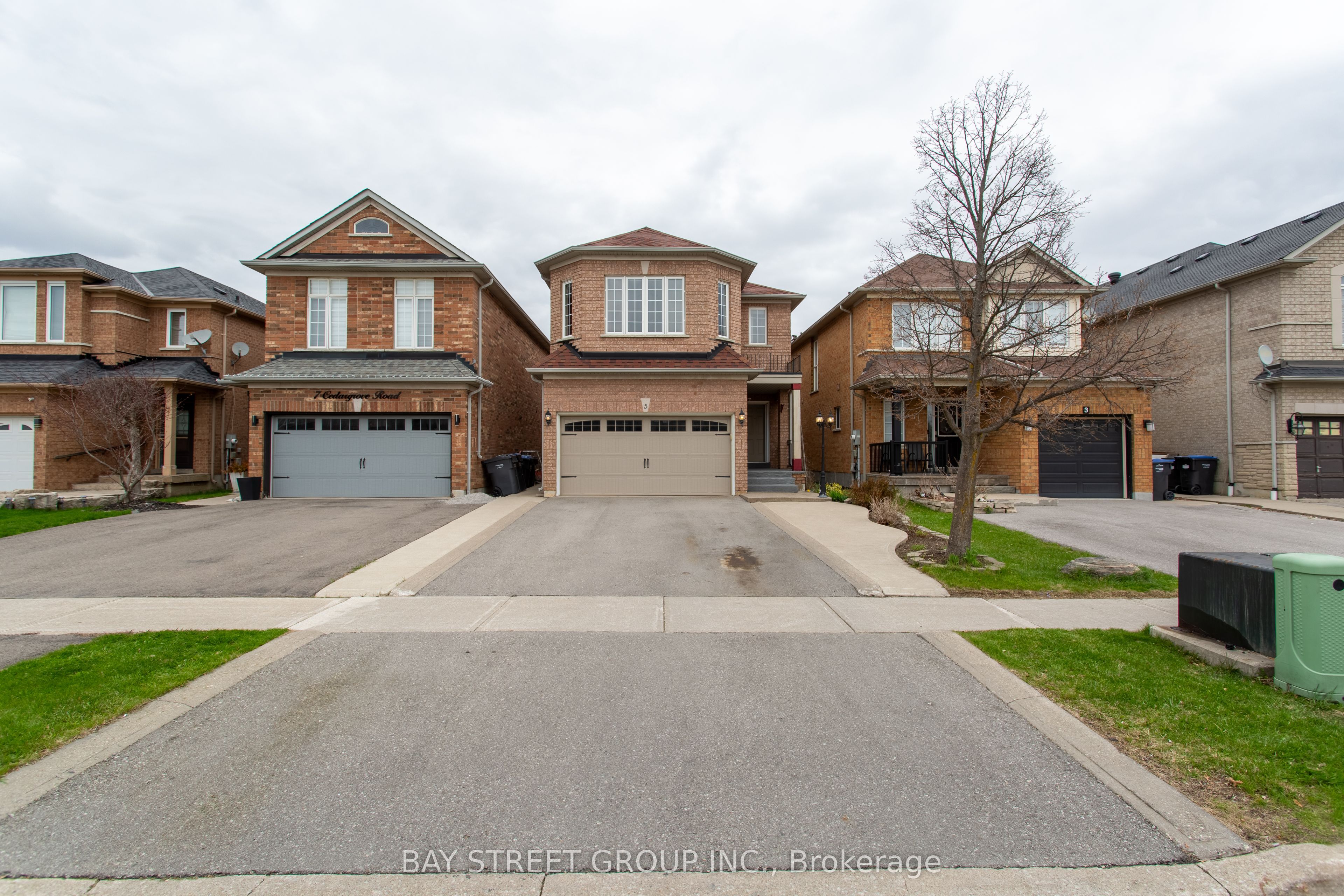 5 Cedargrove Road, Caledon, ON L7E 2L4