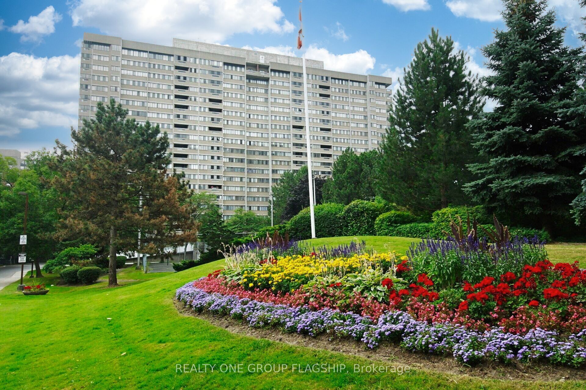 50 Elm Drive E 1209, Mississauga, ON L5A 3X2