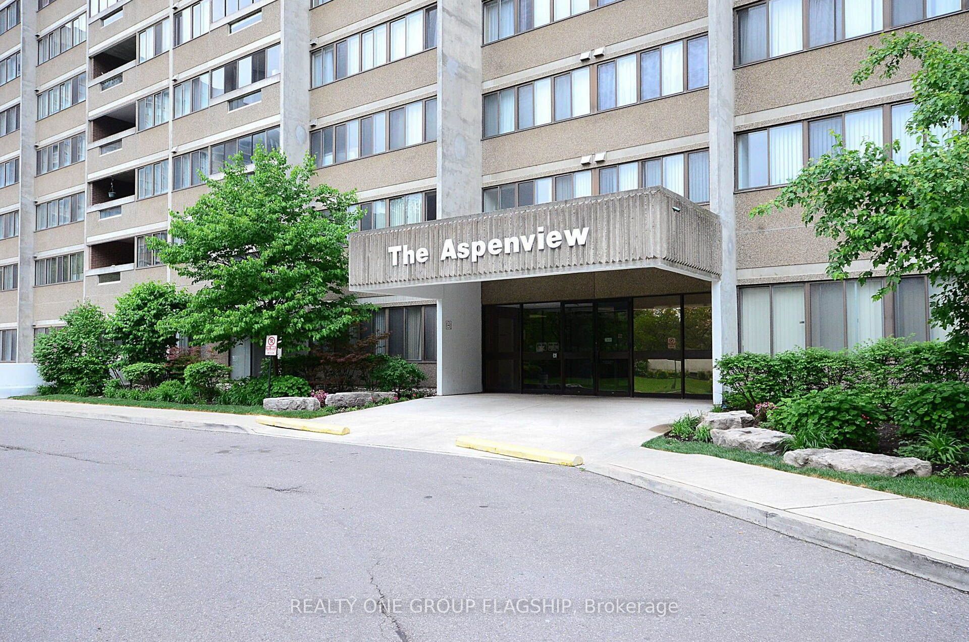 50 Elm Drive E 1209, Mississauga, ON L5A 3X2 photo 2