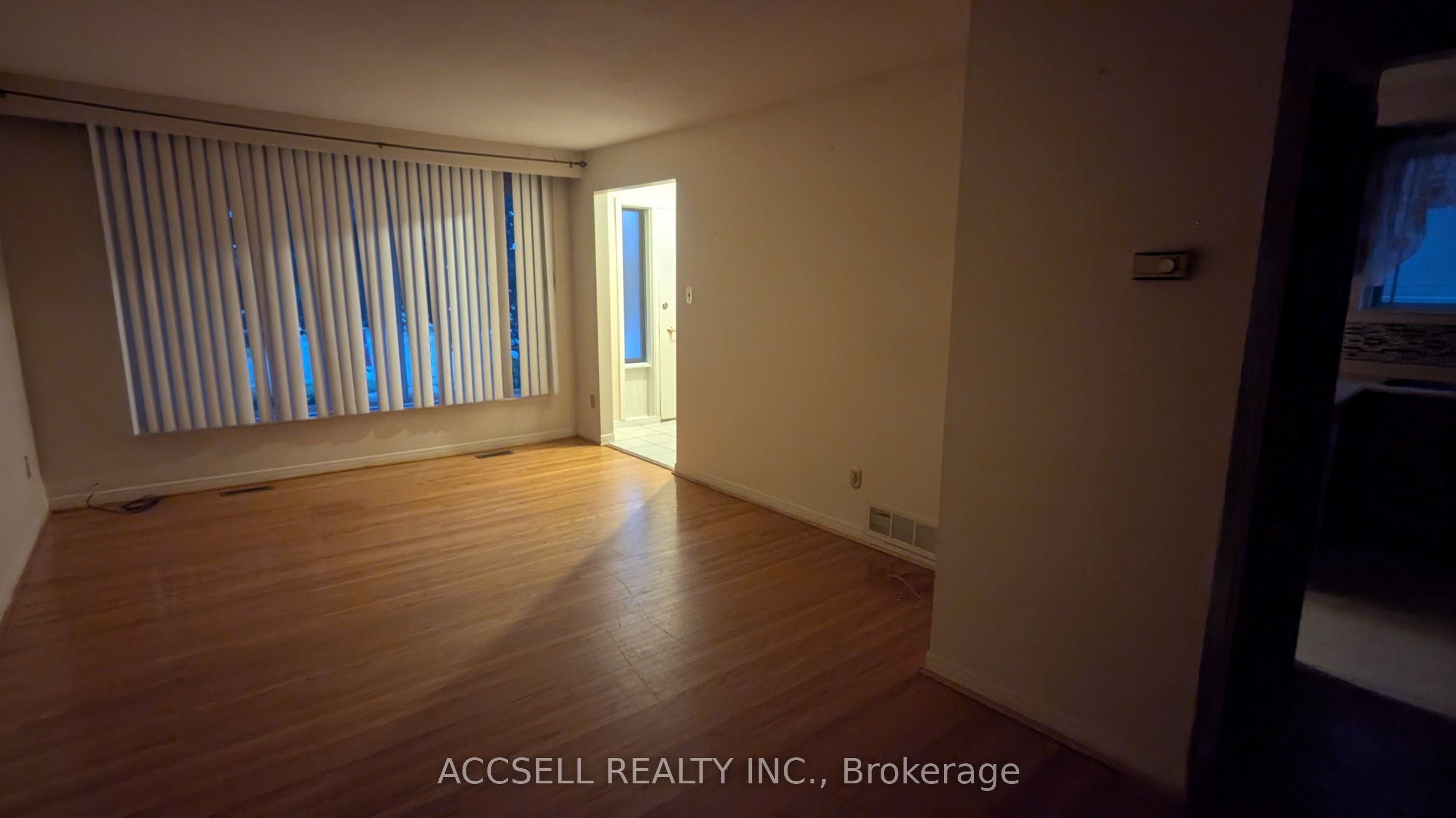 1055 Claredale Road, Mississauga, ON L5G 1T5 photo 5