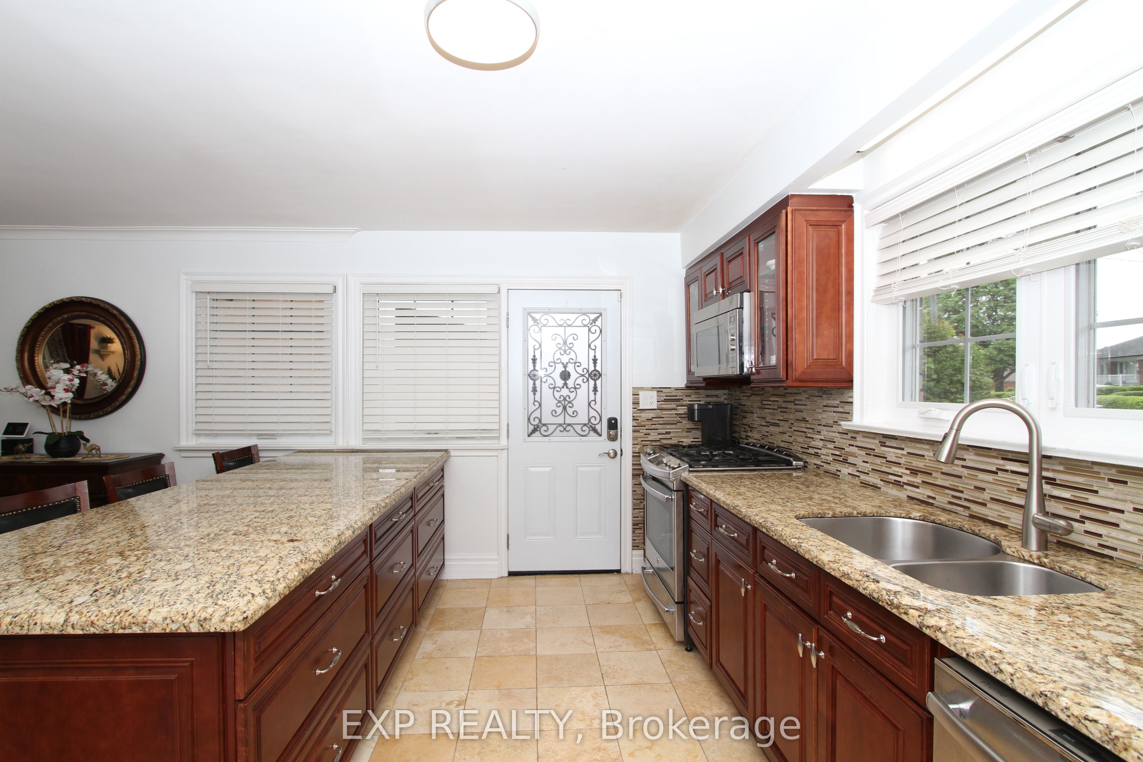 77 Letchworth Crescent, Toronto, ON M3M 1Z1 photo 3